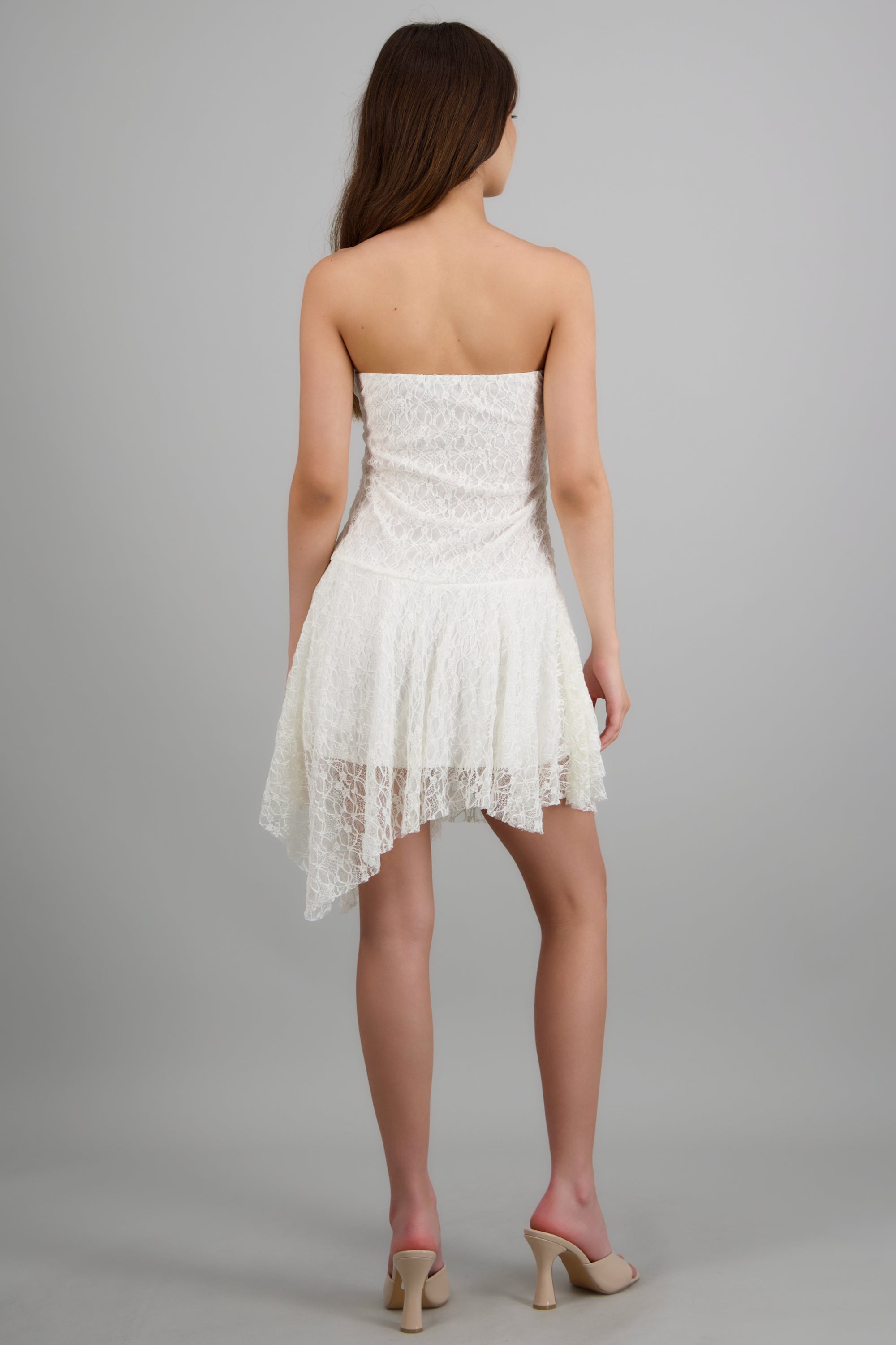Vestido strapless encaje asimetrico BLANCO