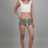 BLACK/WHITE