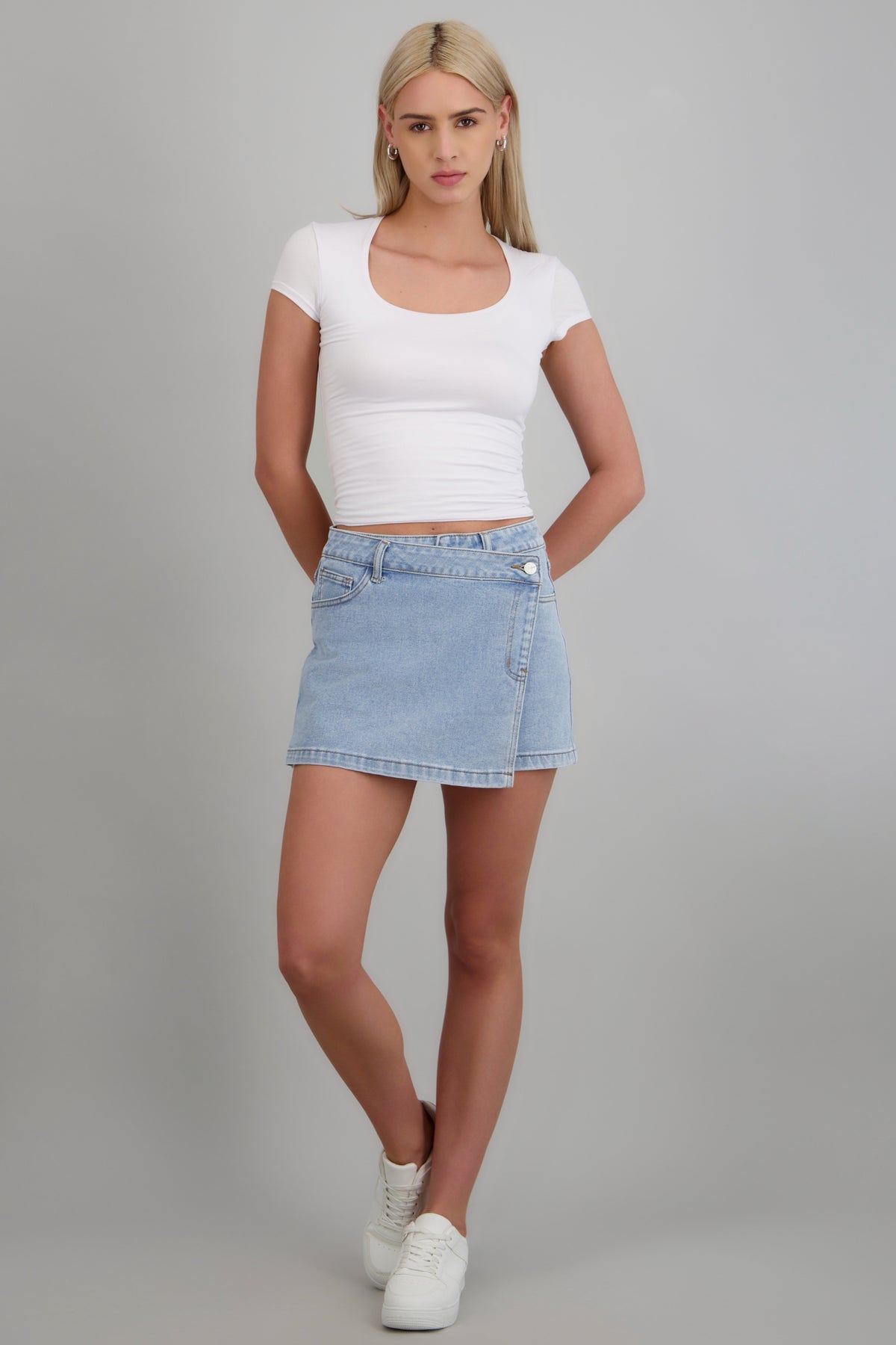 Mini skort cruzado denim LIGHT WASH