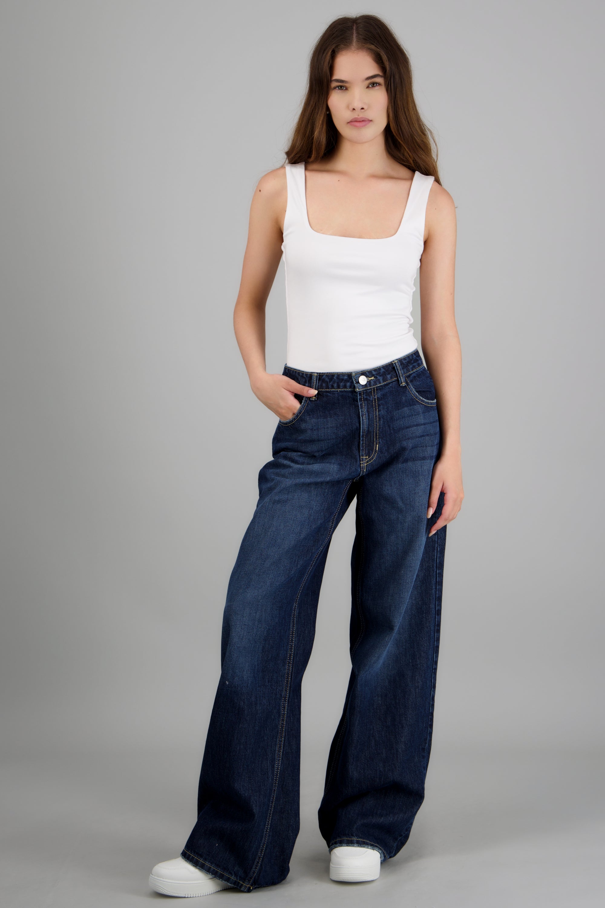 Jeans wide leg básico low rise DARK WASH