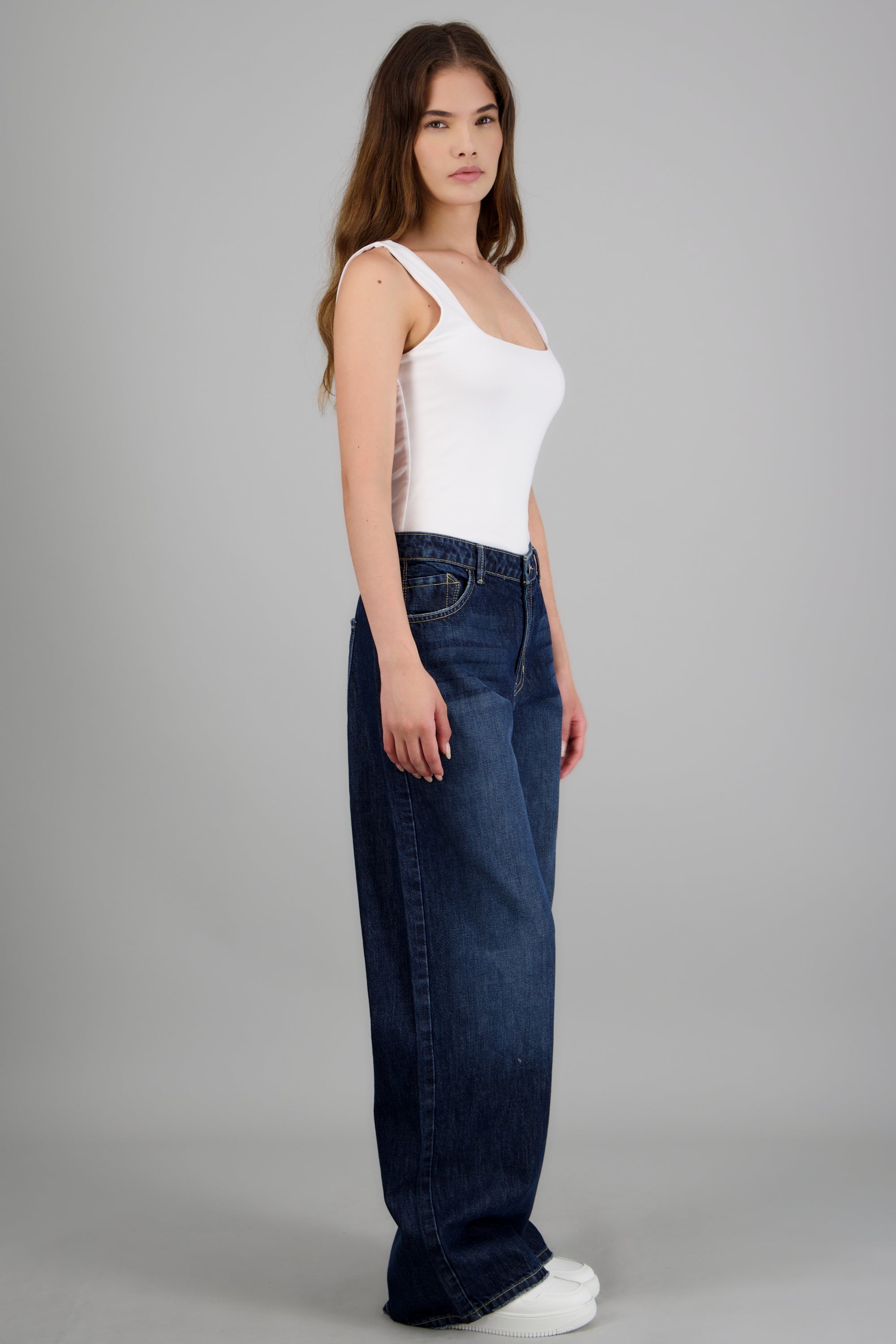 Jeans wide leg básico low rise DARK WASH