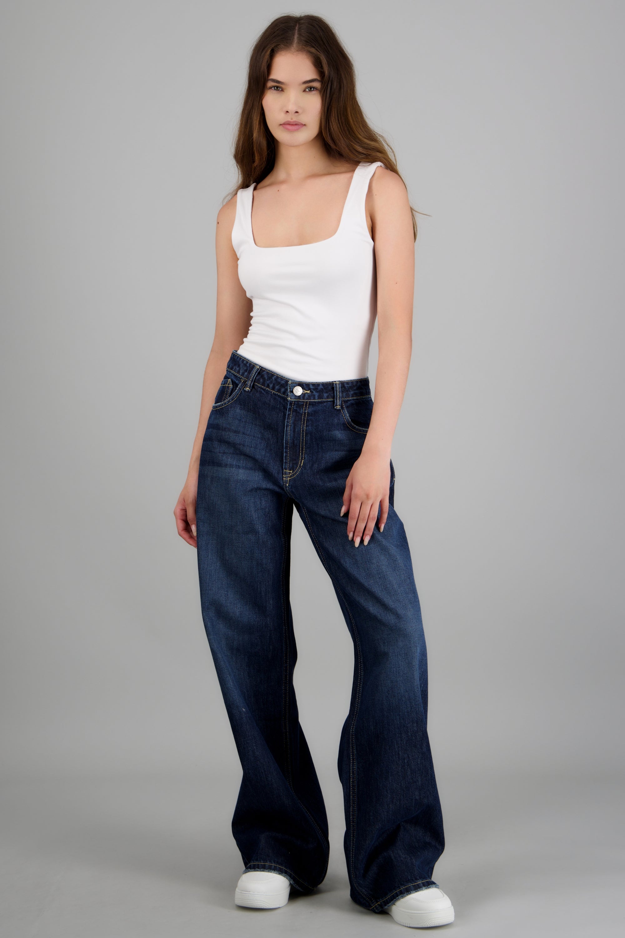 Jeans wide leg básico low rise DARK WASH