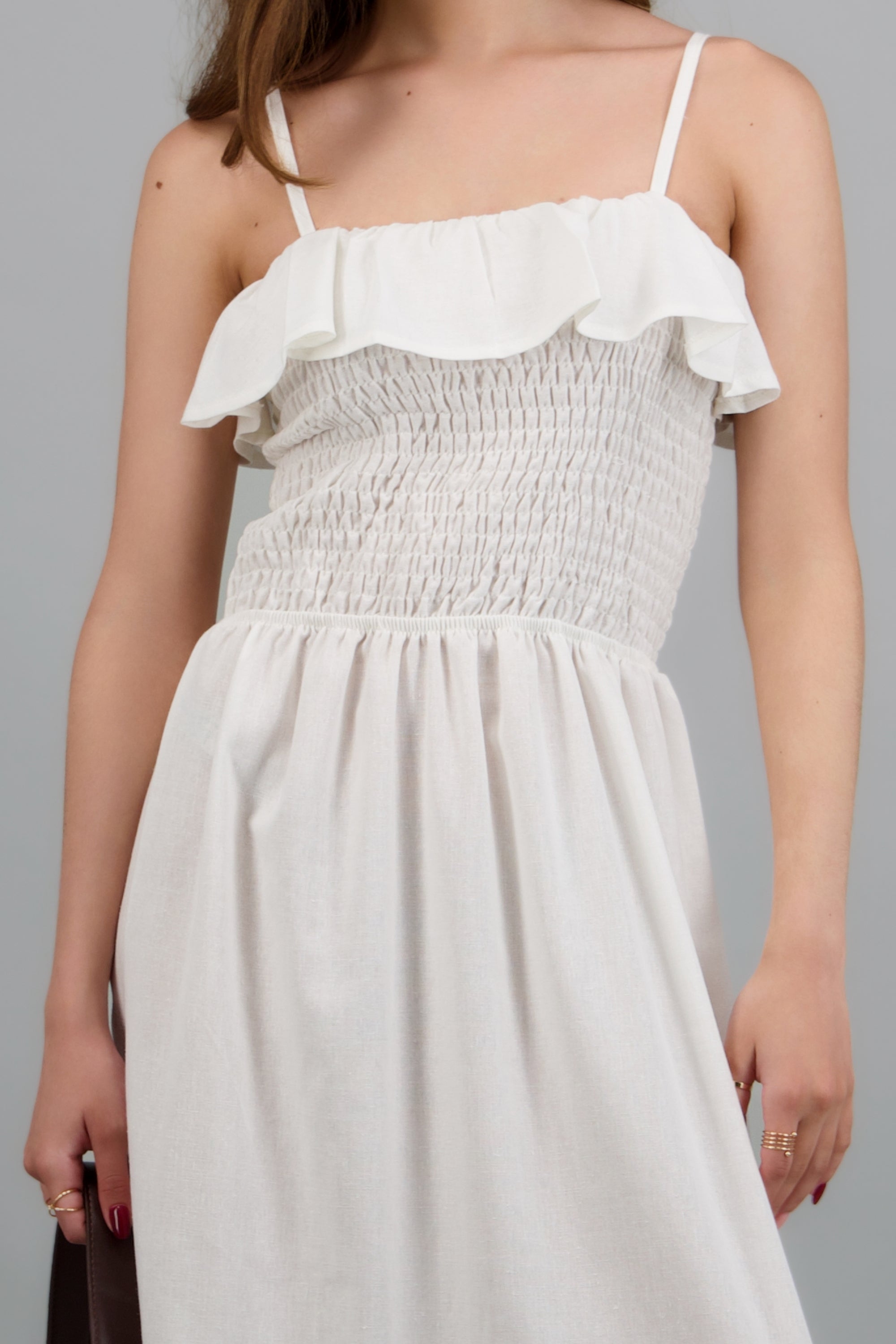 Vestido maxi lino detalle smock HUESO