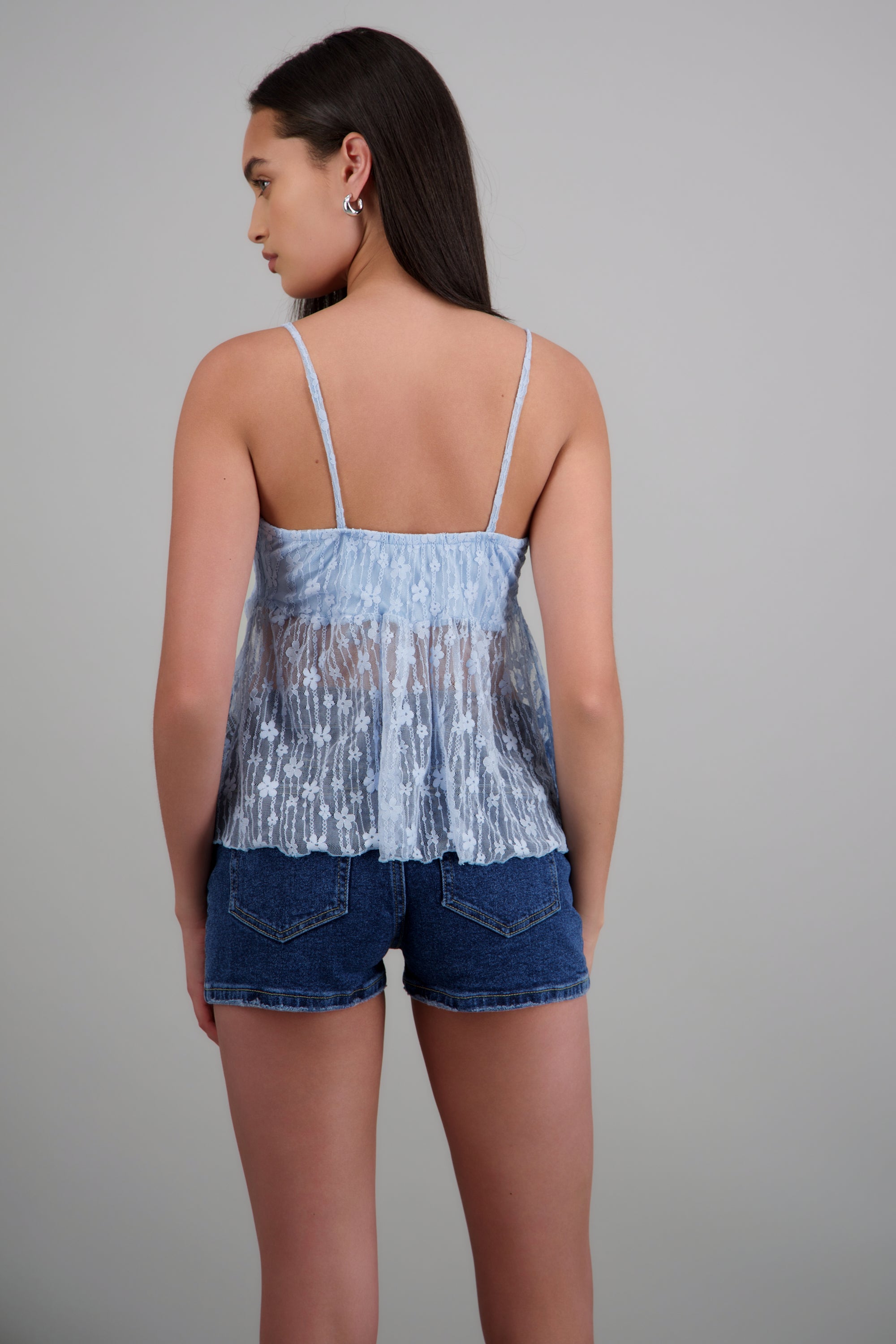 Blusa tirantes mesh detalle textura flores AZUL PASTEL