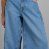 MEDIUM WASH