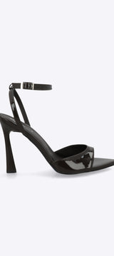Tacón puntal charol peep toe tiras