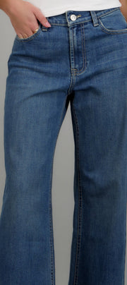 MEDIUM WASH