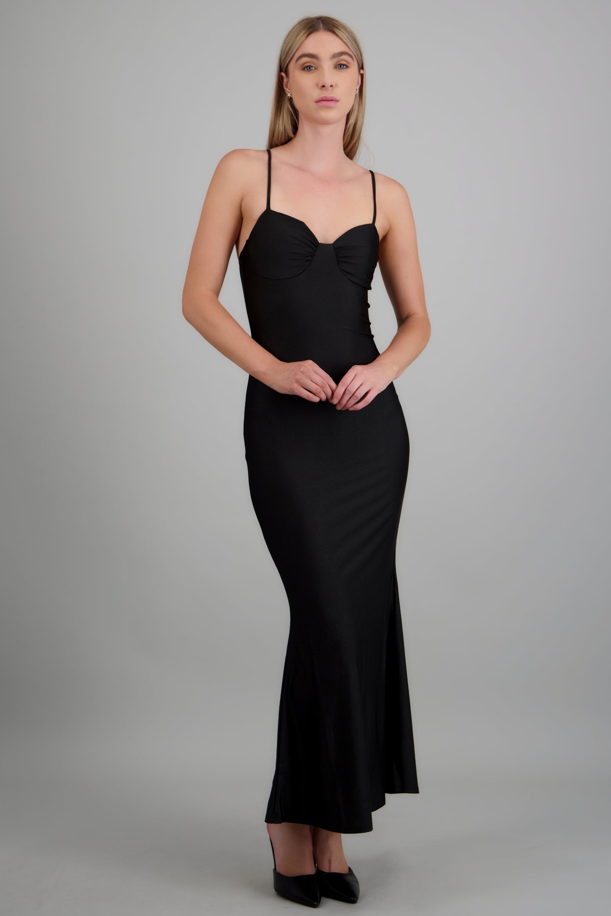 Vestido maxi detalle copas NEGRO