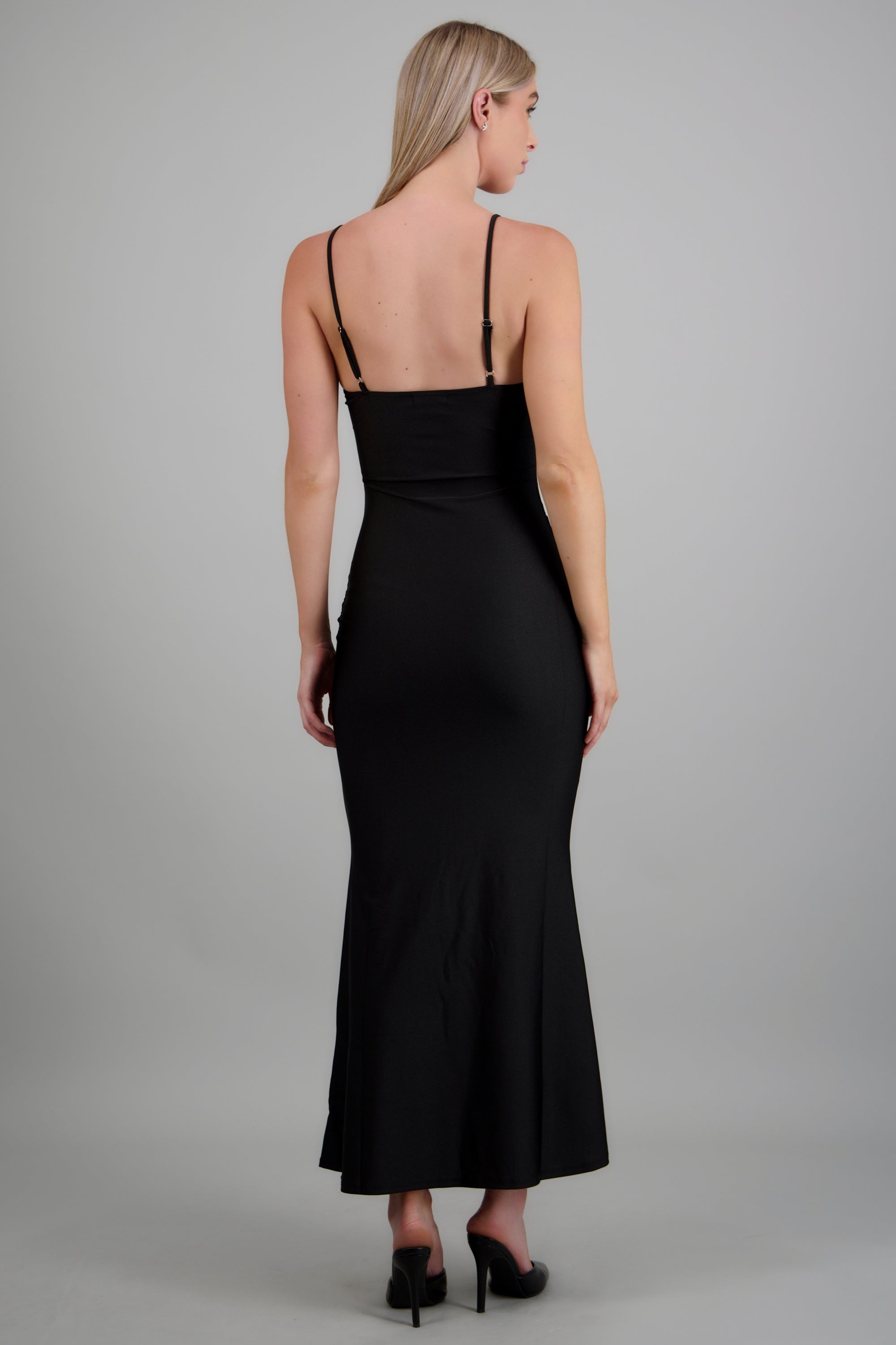 Vestido maxi detalle copas NEGRO