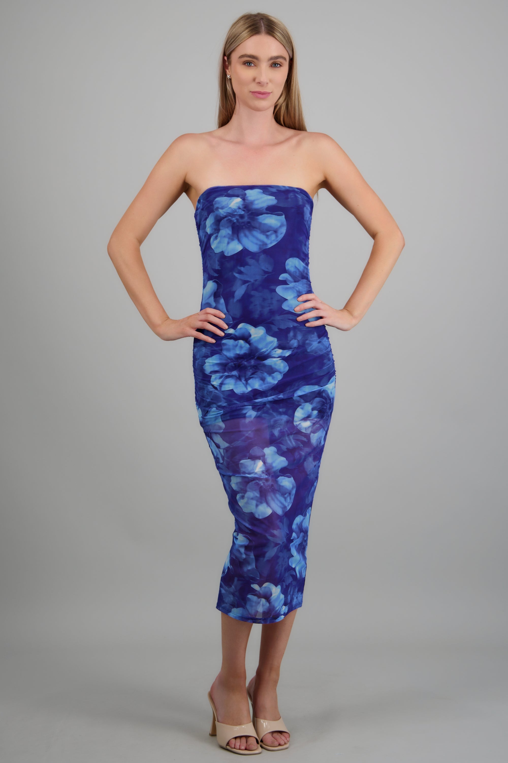 Vestido strapless mesh estampado flores AZUL COMBO