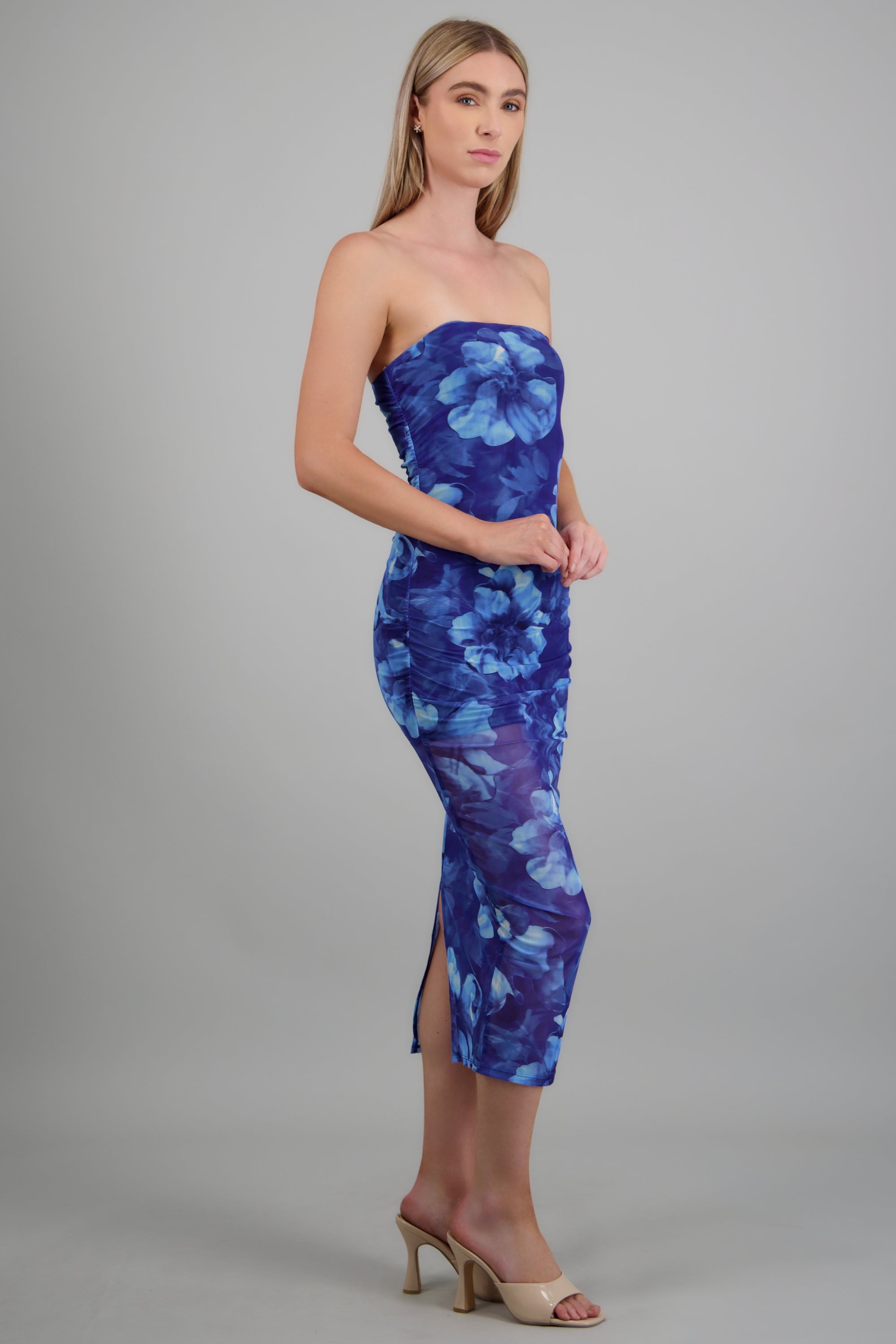 Vestido strapless mesh estampado flores AZUL COMBO