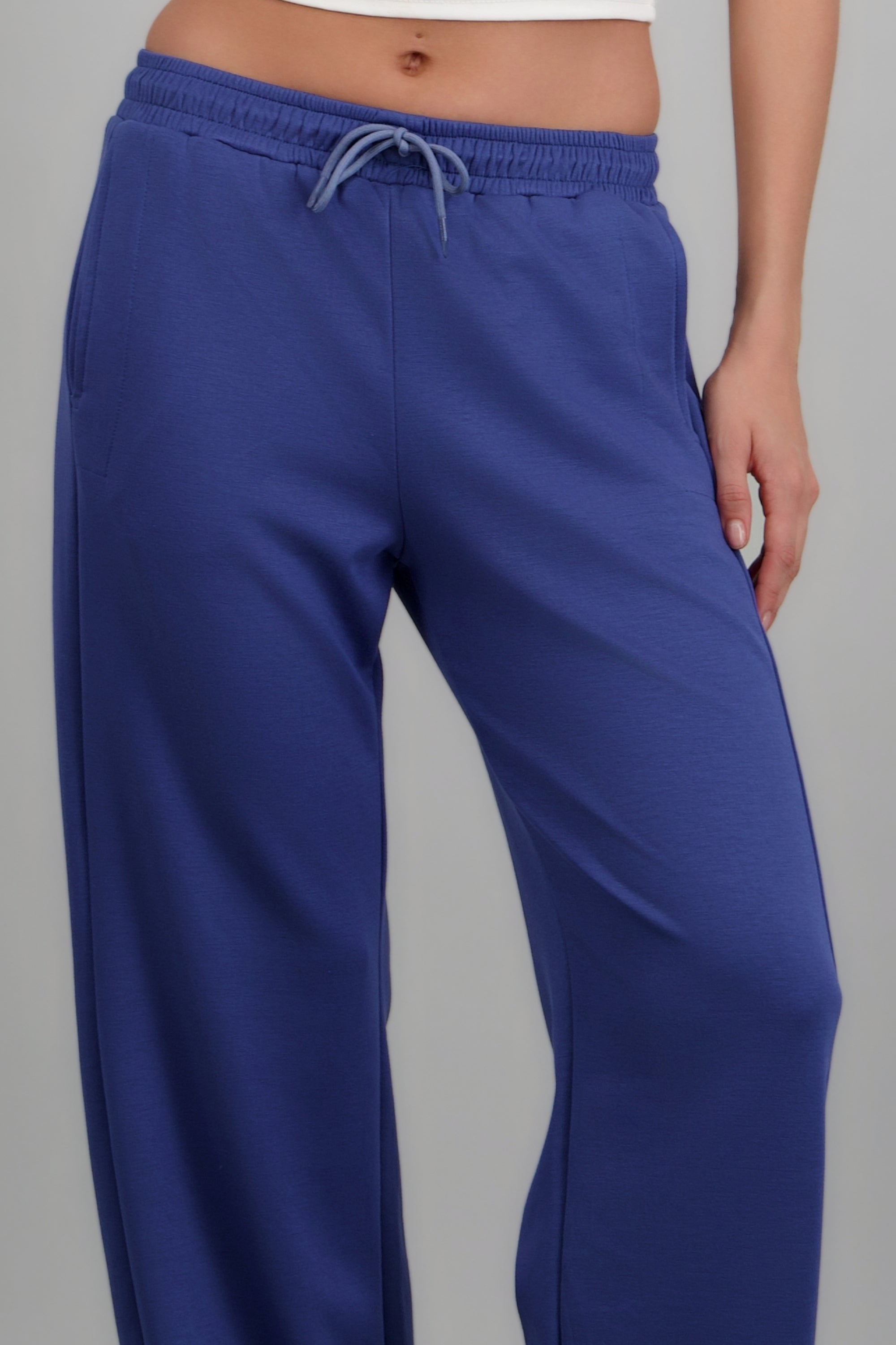 Pants lisos con bolsas AZUL PASTEL