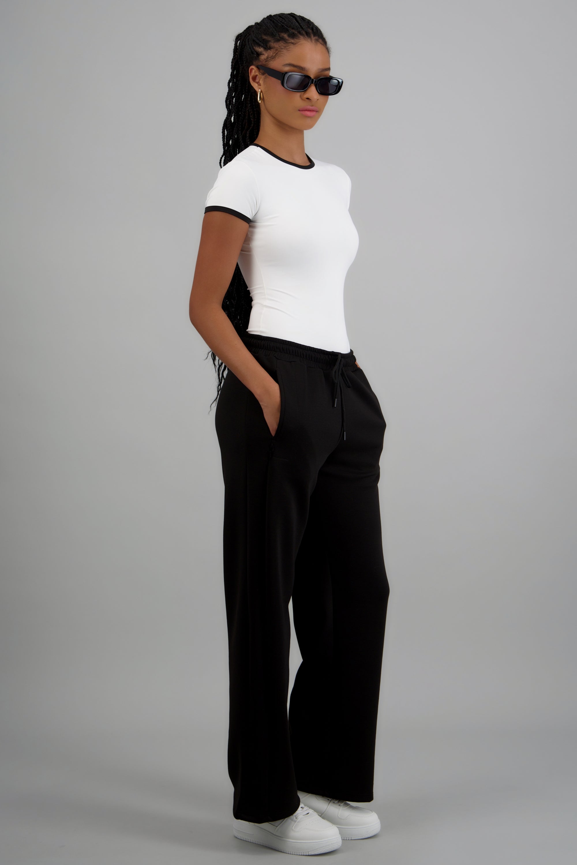 Pants lisos con bolsas NEGRO