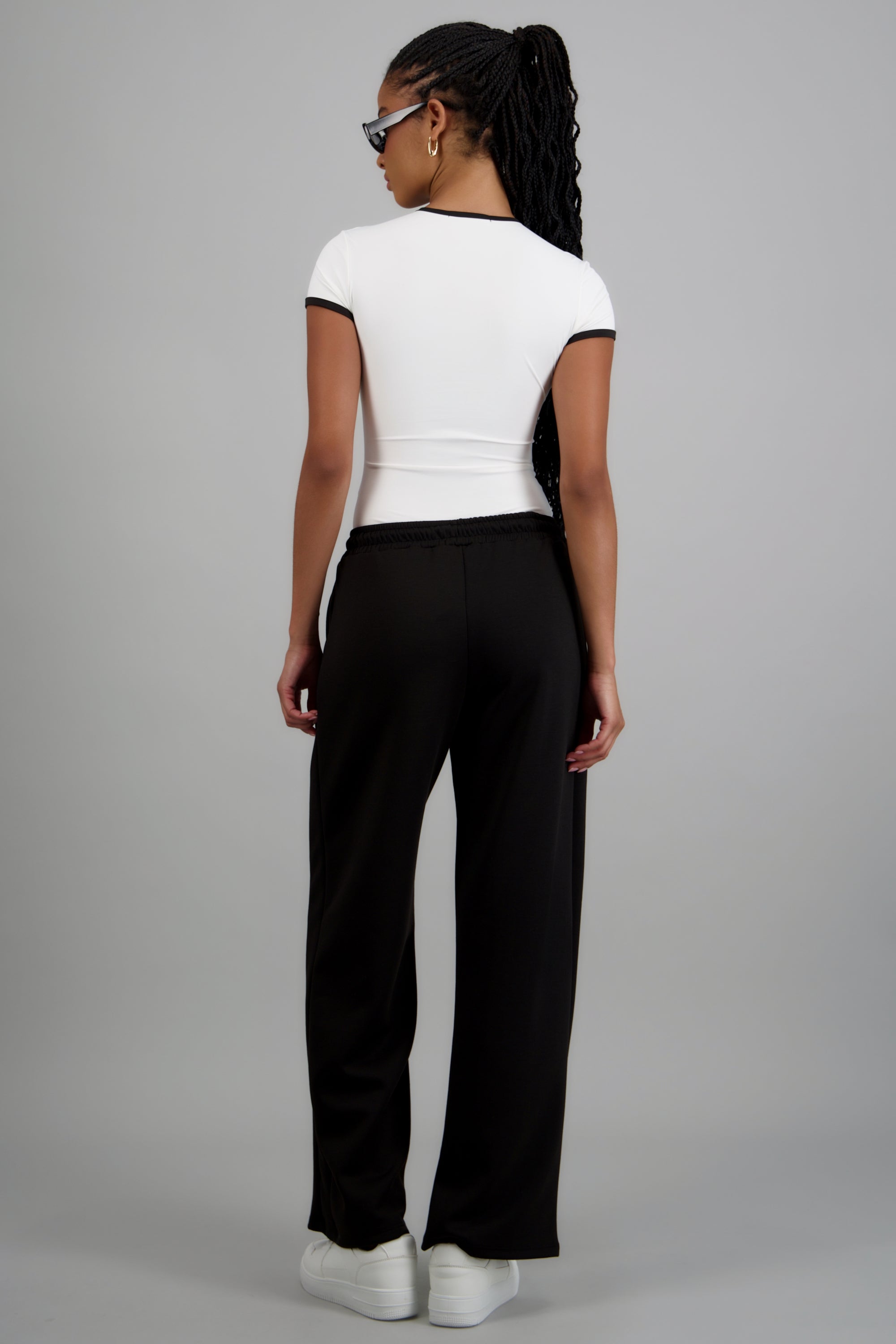 Pants lisos con bolsas NEGRO