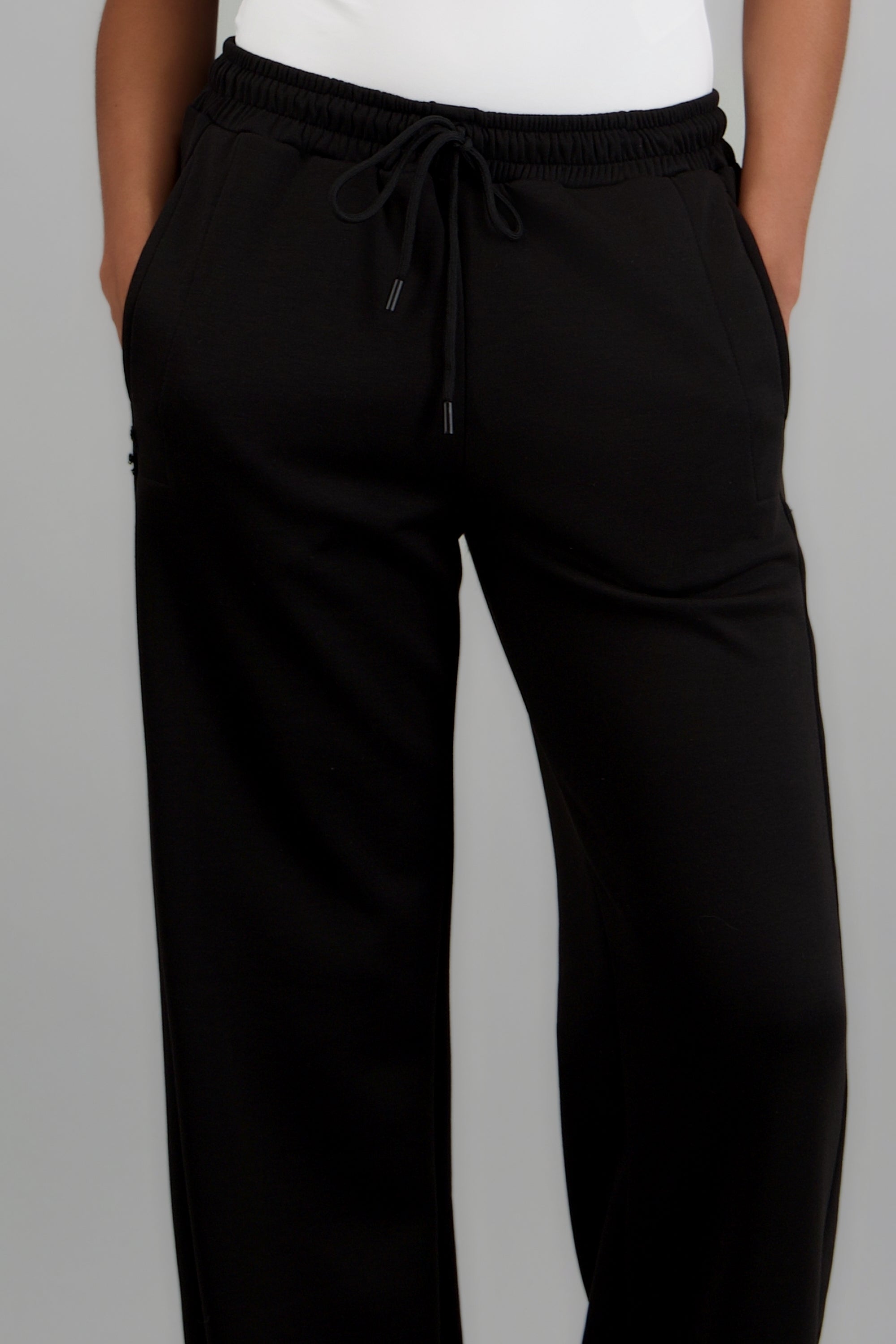 Pants lisos con bolsas NEGRO