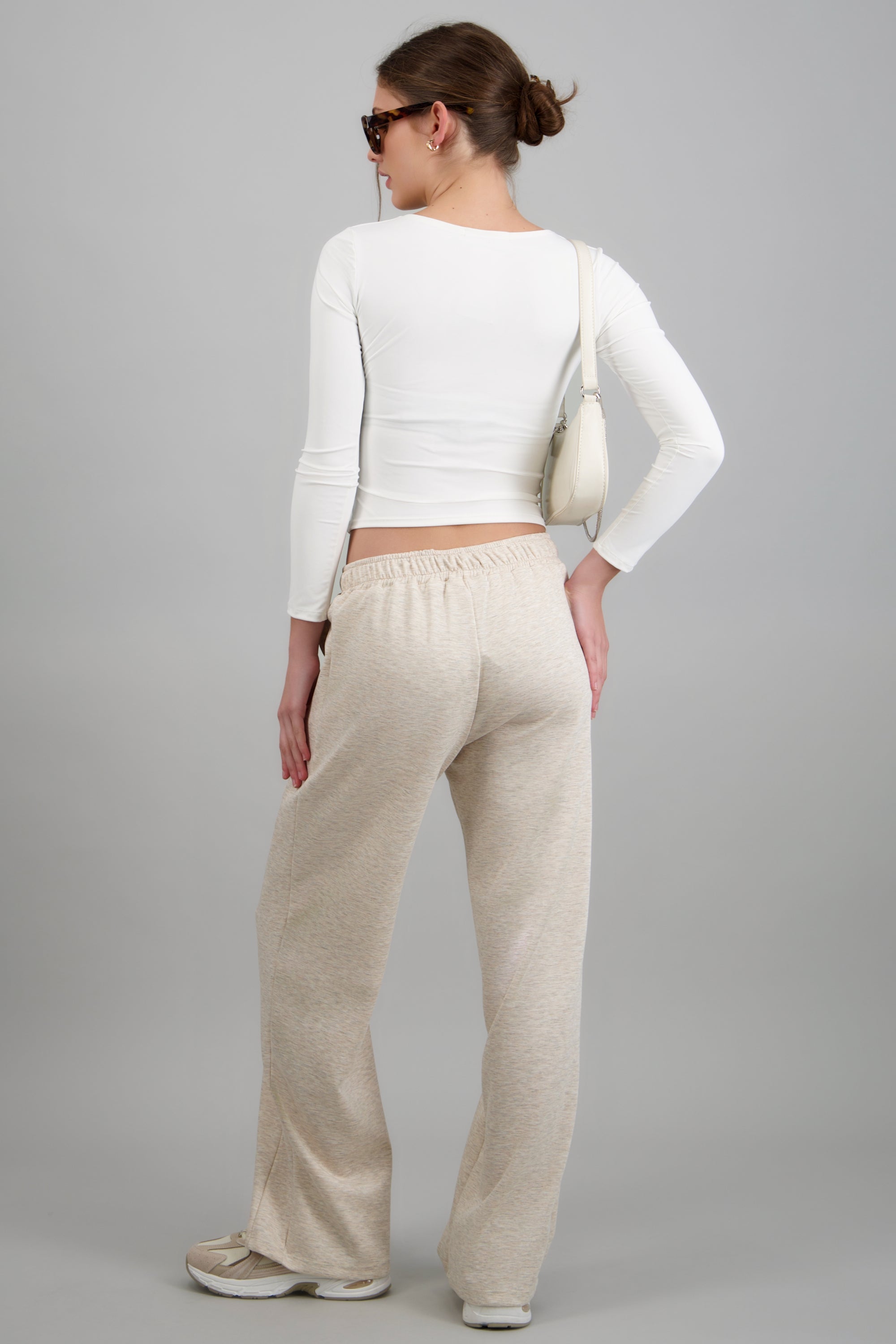 Pants lisos con bolsas GRIS CLARO