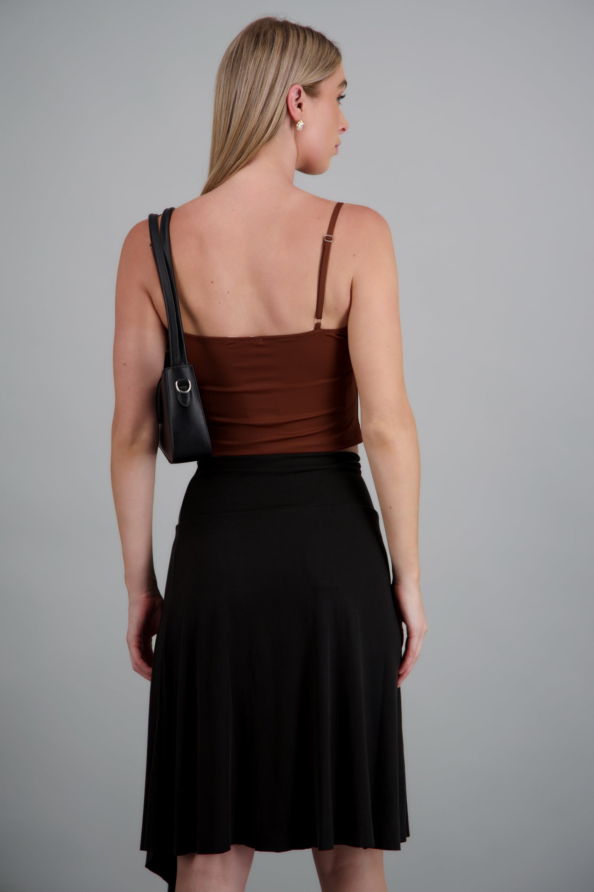 Top tirantes liso detalle copas CHOCOLATE