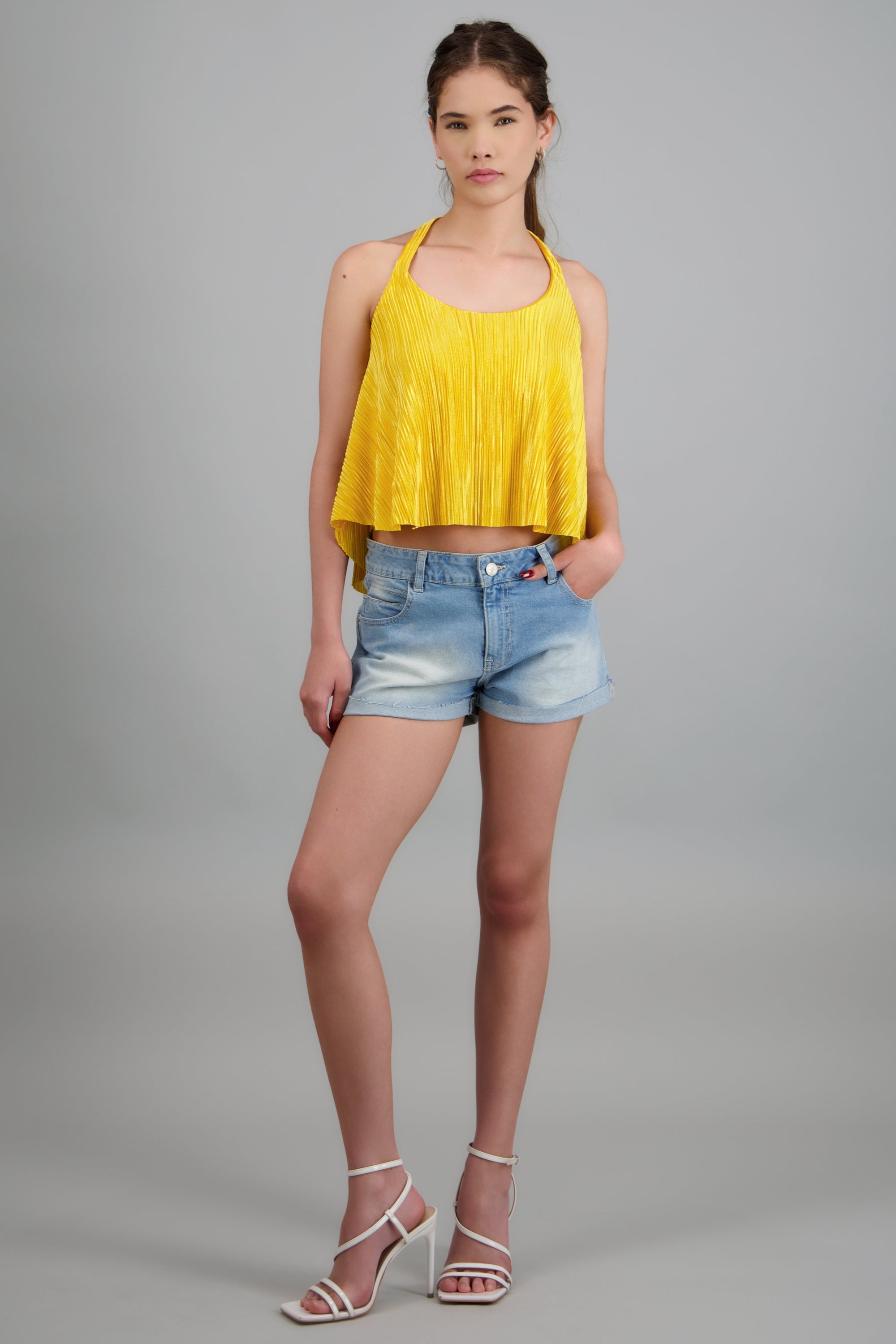 Top halter detalle textura AMARILLO