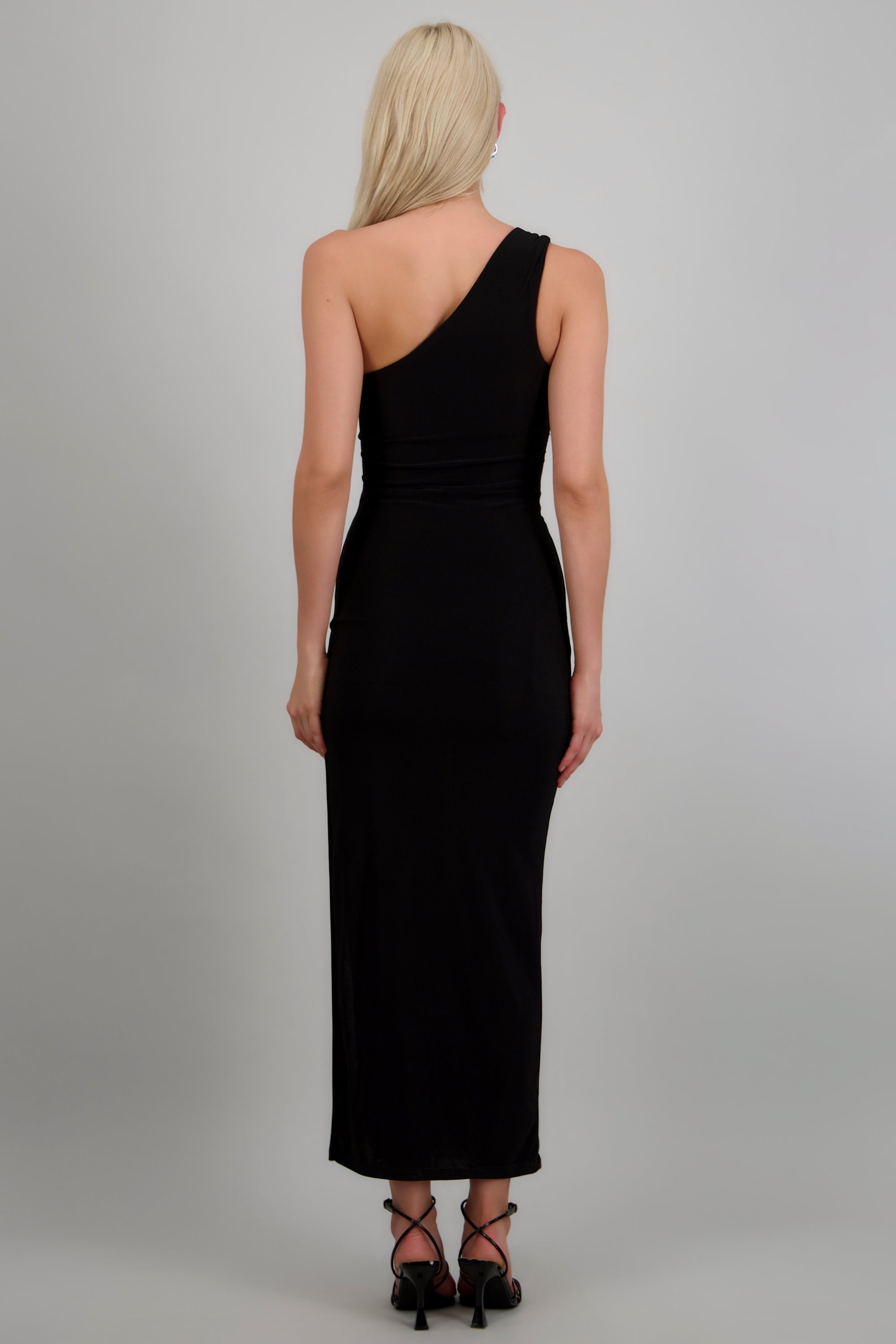 Vestido maxi off shoulder detalle herraje NEGRO