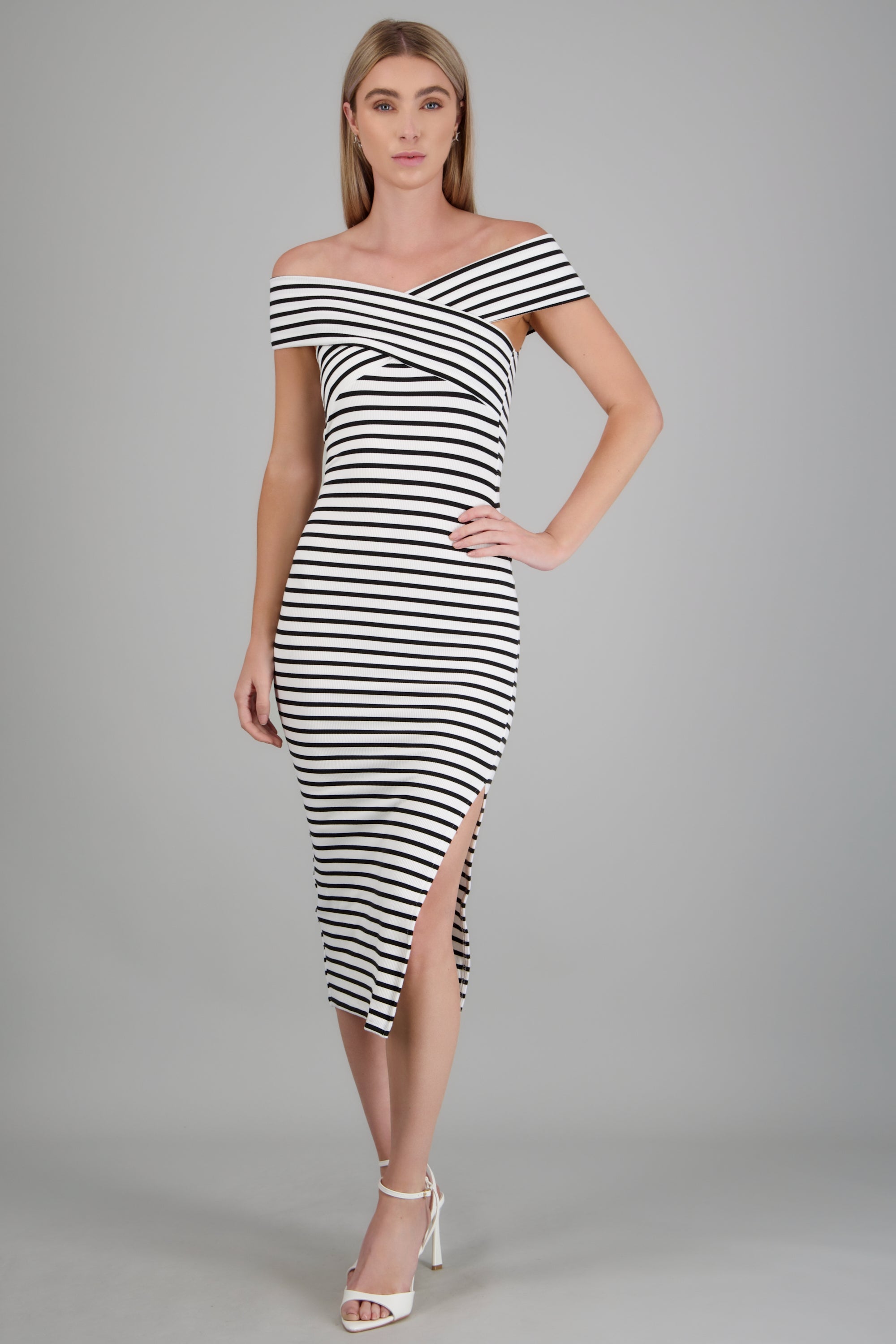 Vestido off shoulder cruzado BLANCO COMBO