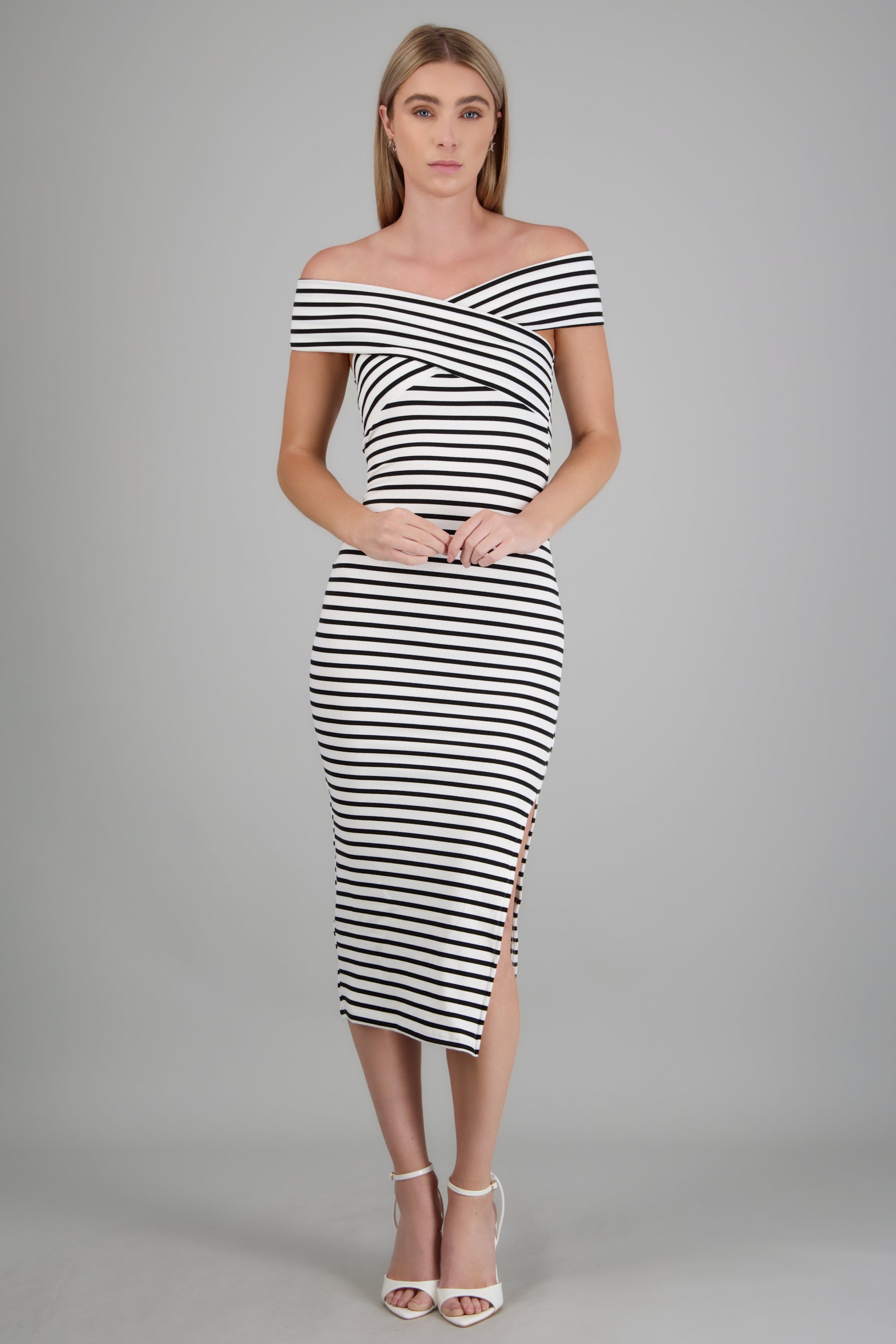 Vestido off shoulder cruzado BLANCO COMBO