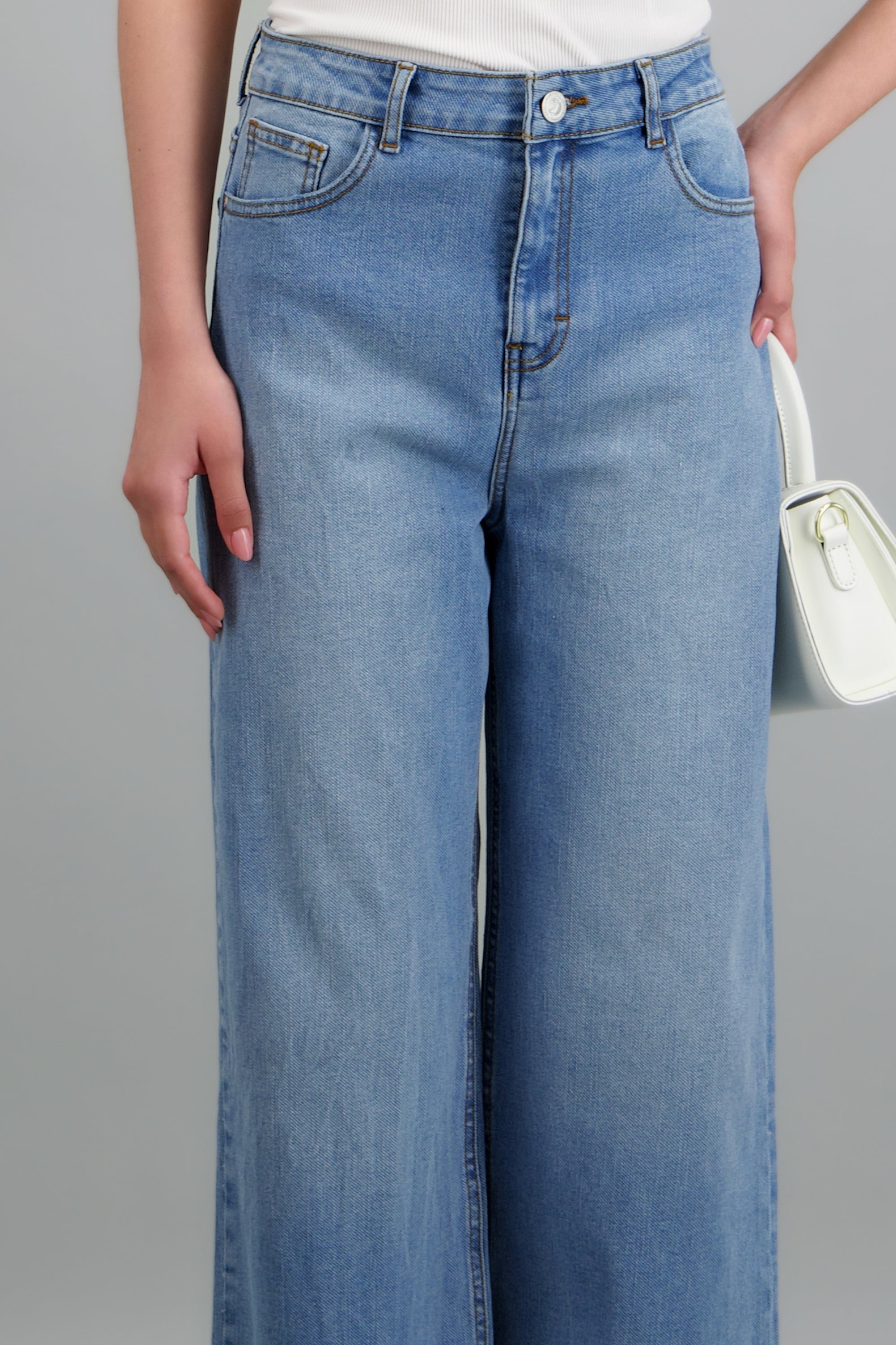 Jeans cropped amplios LIGHT WASH