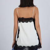 Top de satin con detalles de encaje