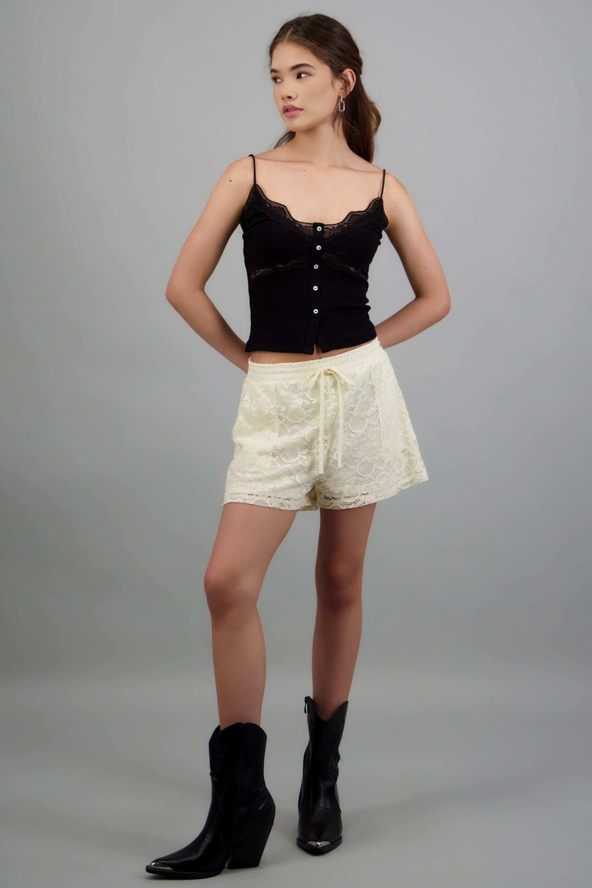 Short mini detalle encaje HUESO
