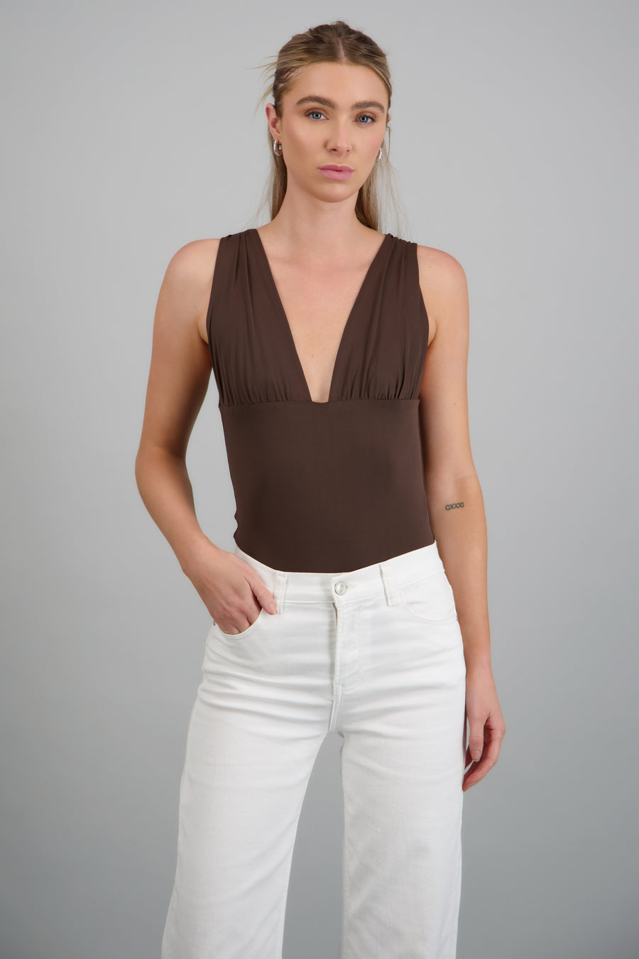 Bodysuit sin mangas escote v