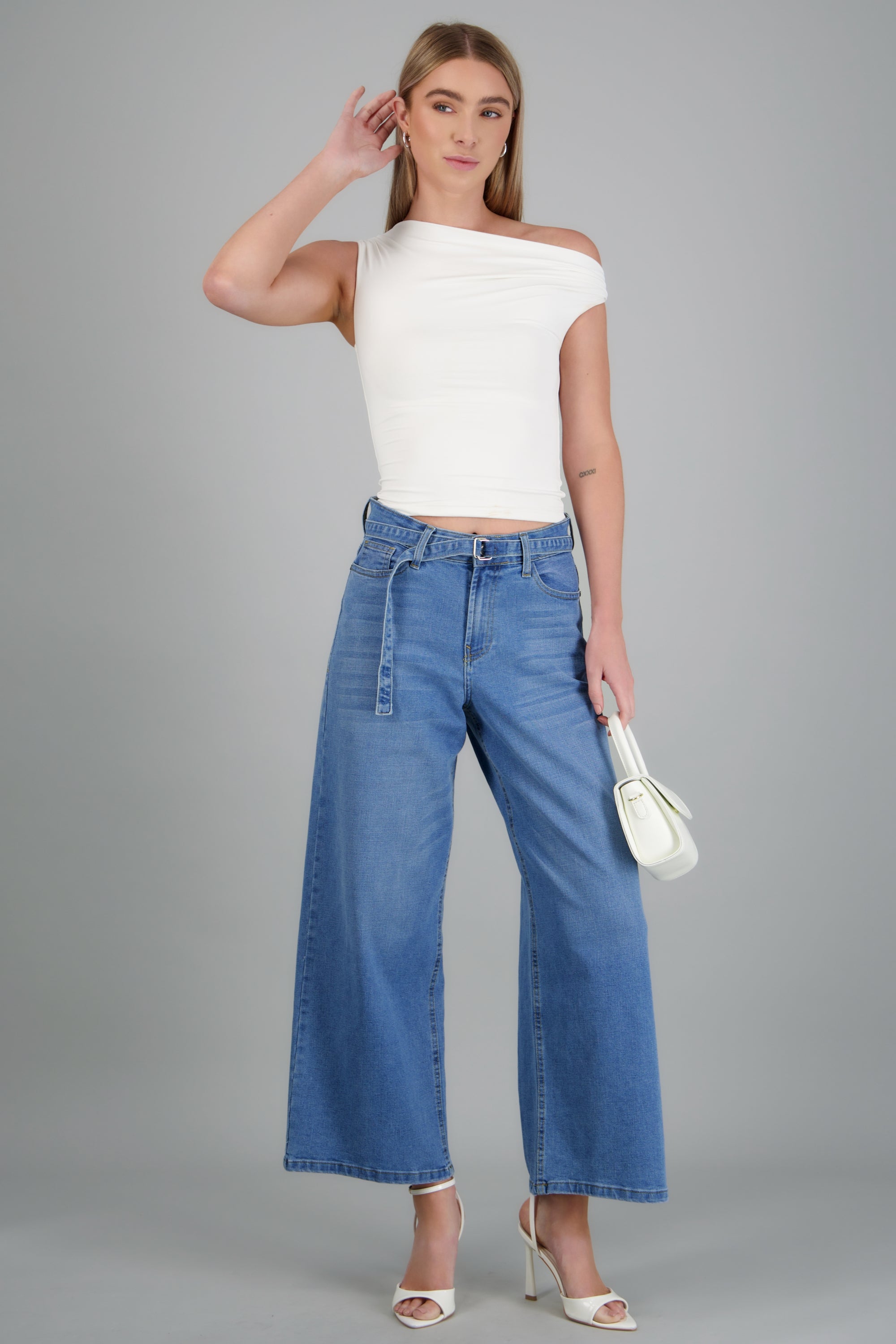 Jeans cropped cinturon MEDIUM WASH