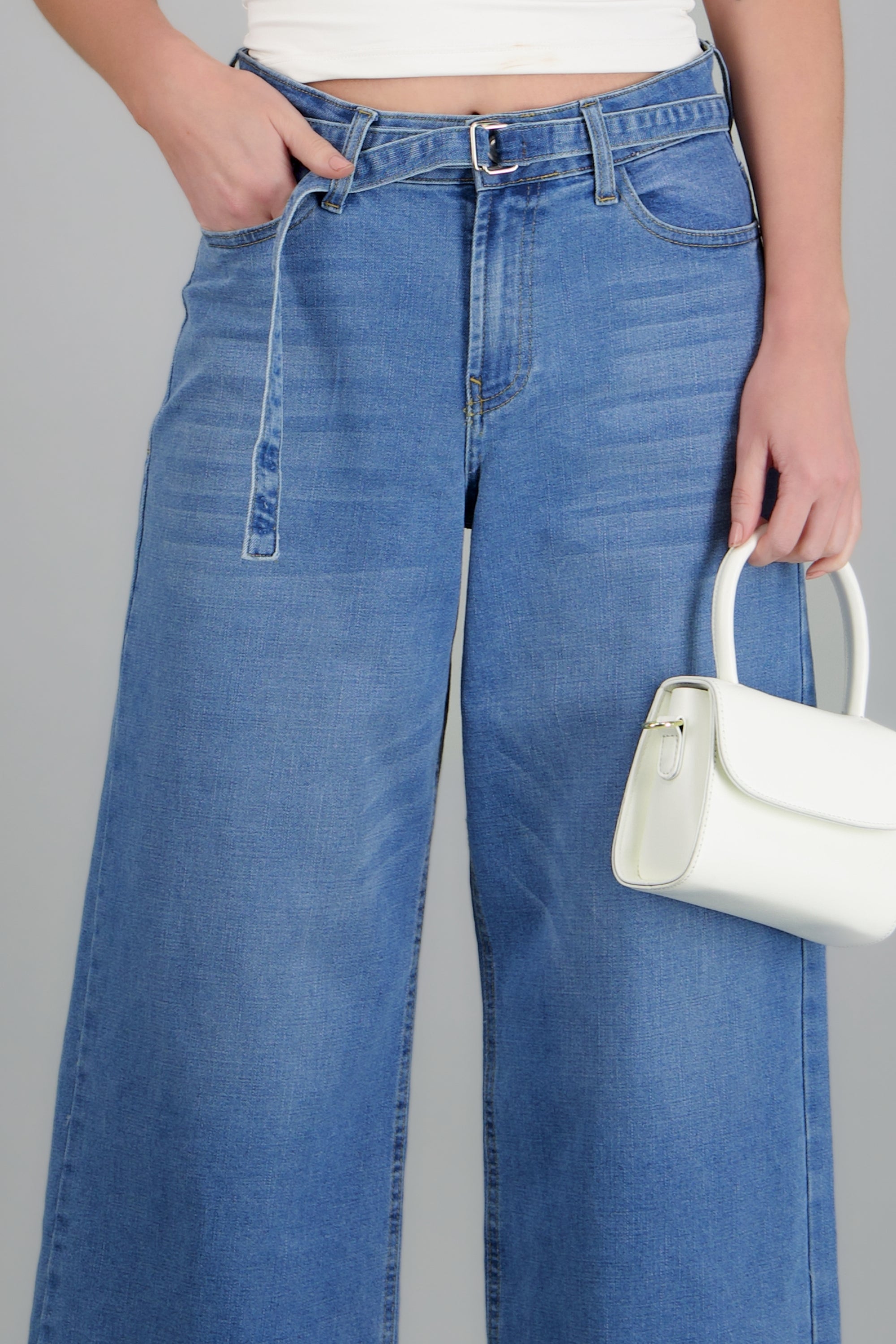 Jeans cropped cinturon MEDIUM WASH