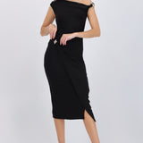 Vestido maxi one shoulder con detalle herraje