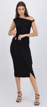 Vestido maxi one shoulder con detalle herraje