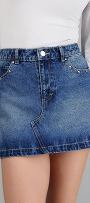 MEDIUM WASH