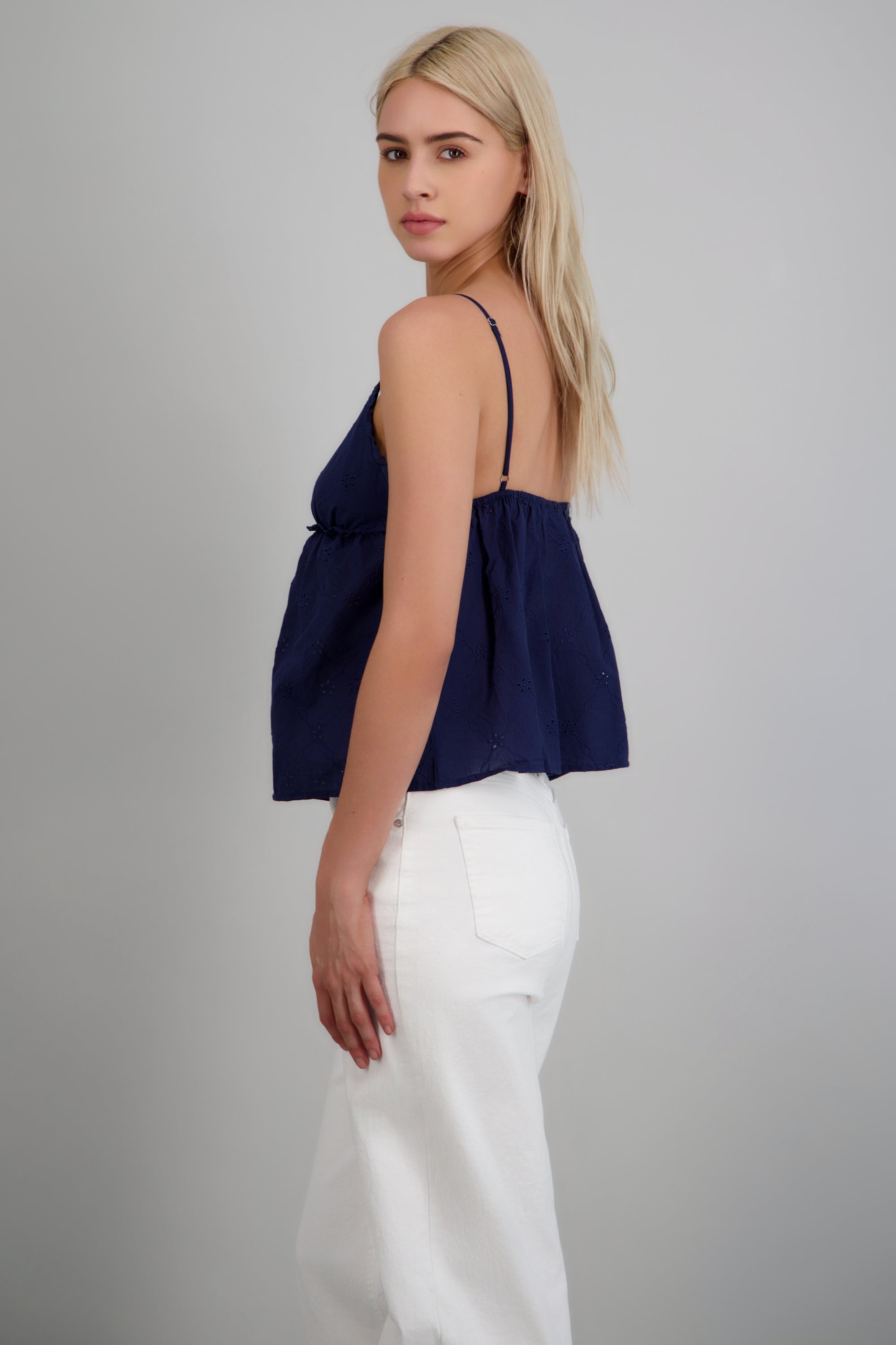 Blusa tirantes bordado flores MARINO