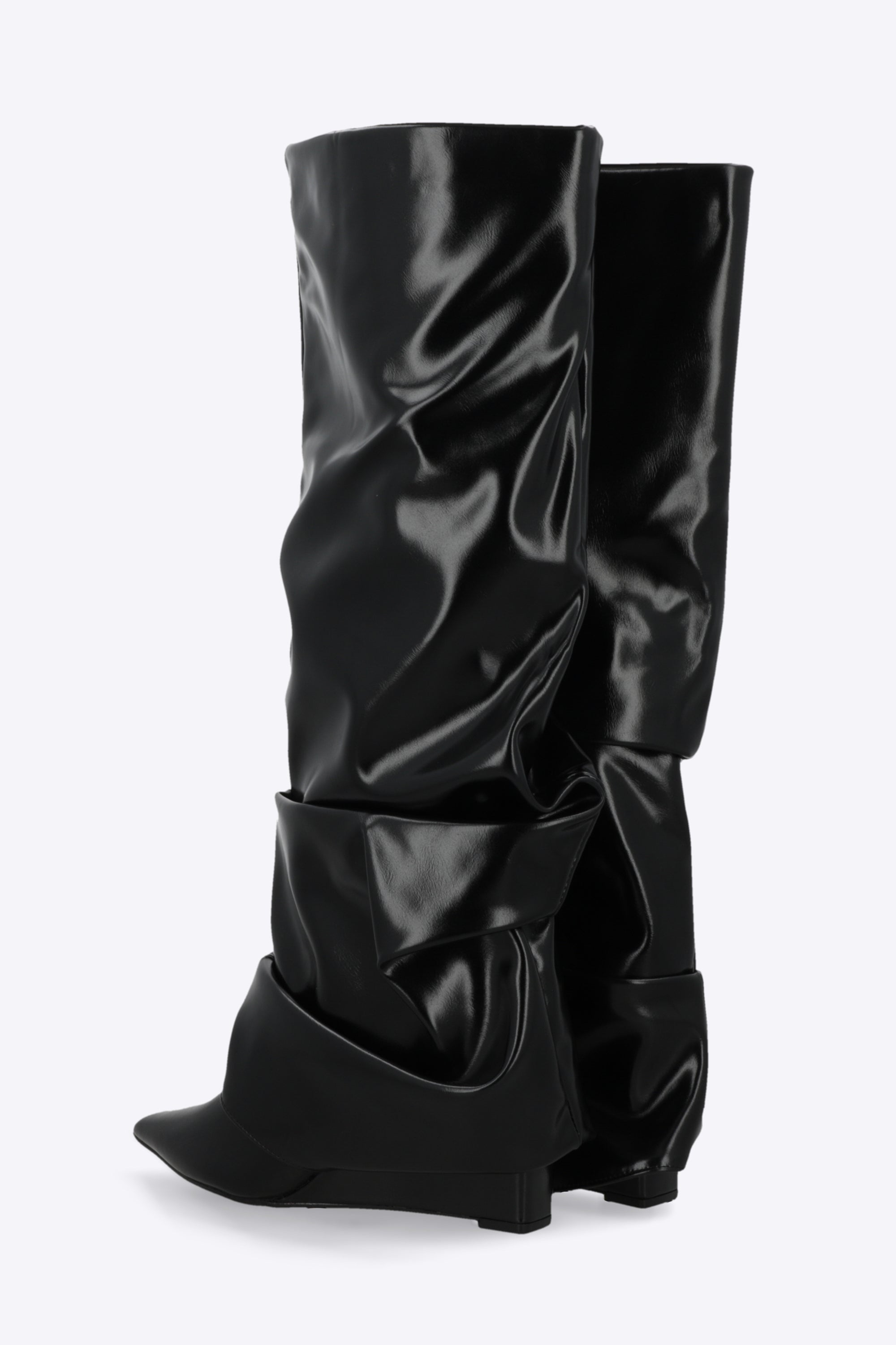 Bota funda plisada tacon corrido