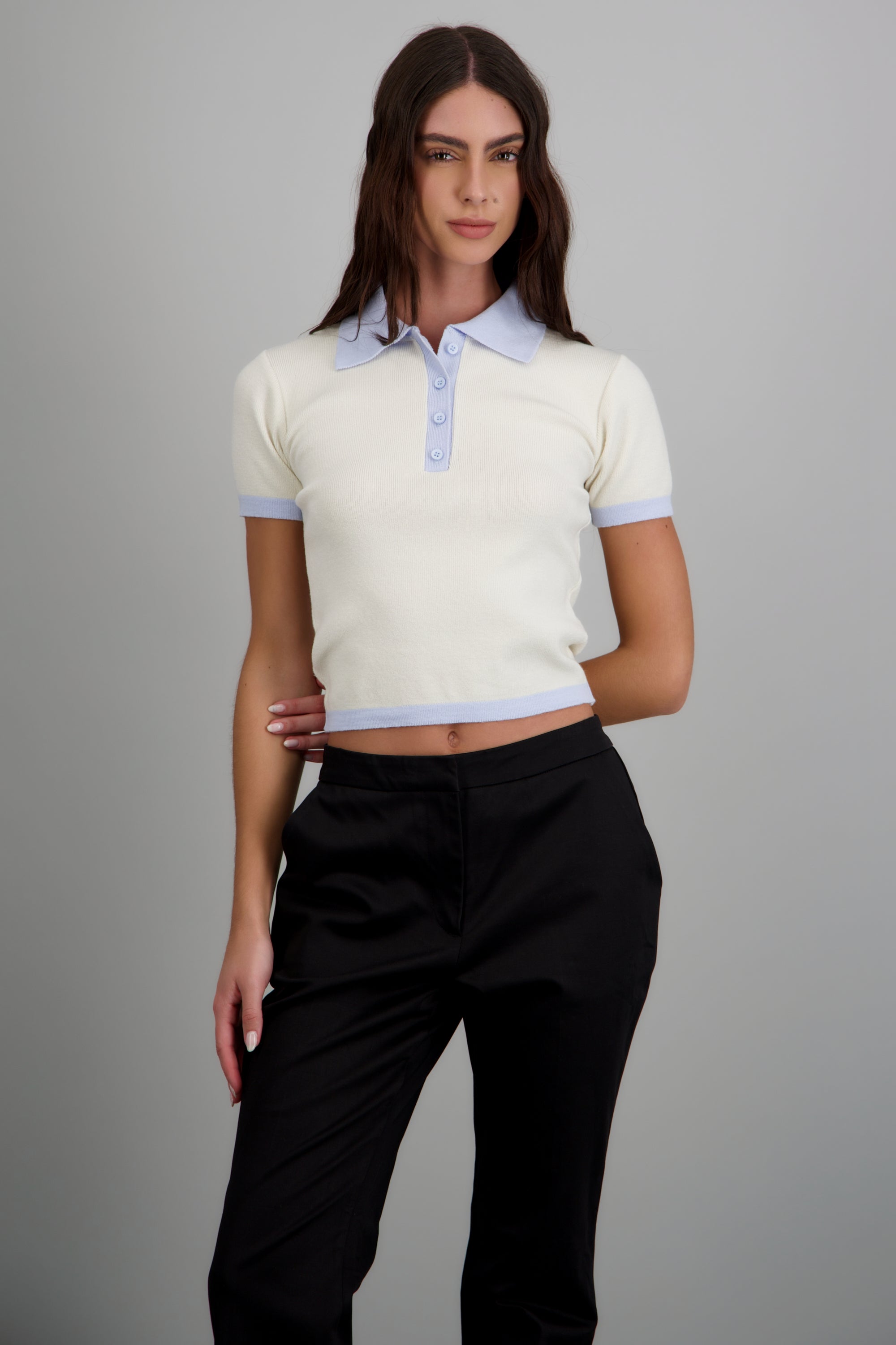 top tejido cuello polo en contraste BLANCO COMBO