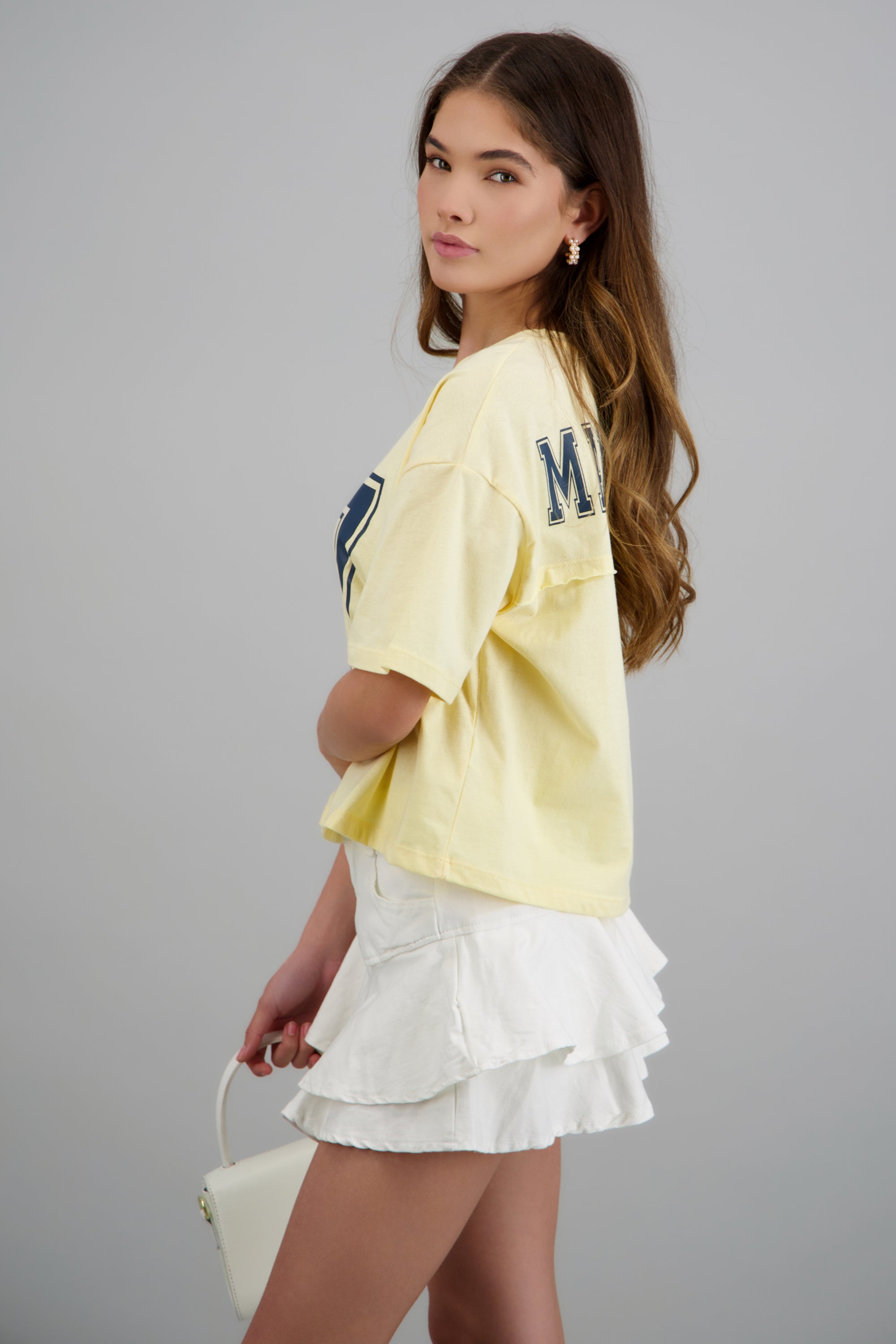 Playera boxy detalle espalda manhattan AMARILLO PASTEL