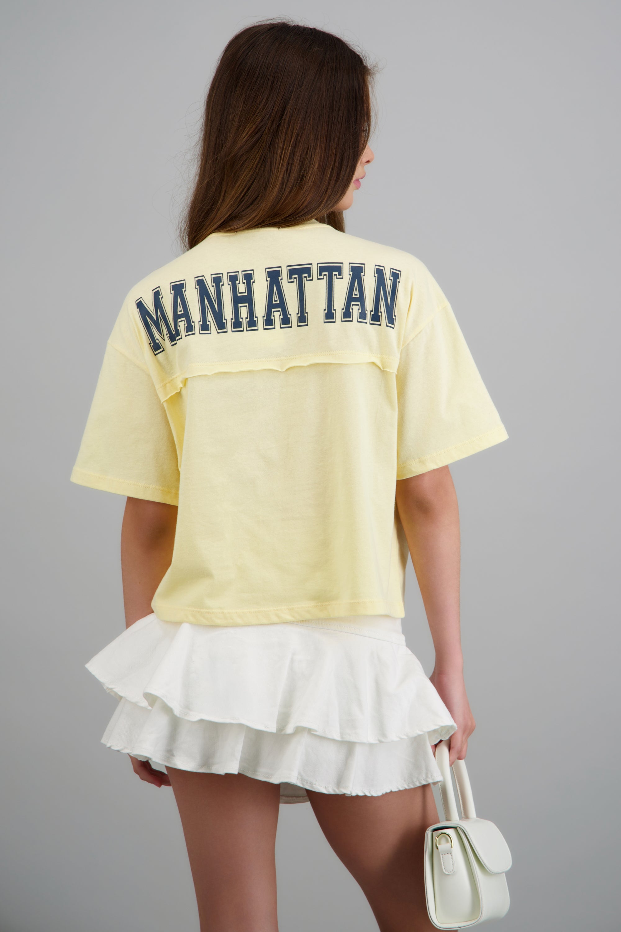 Playera boxy detalle espalda manhattan AMARILLO PASTEL