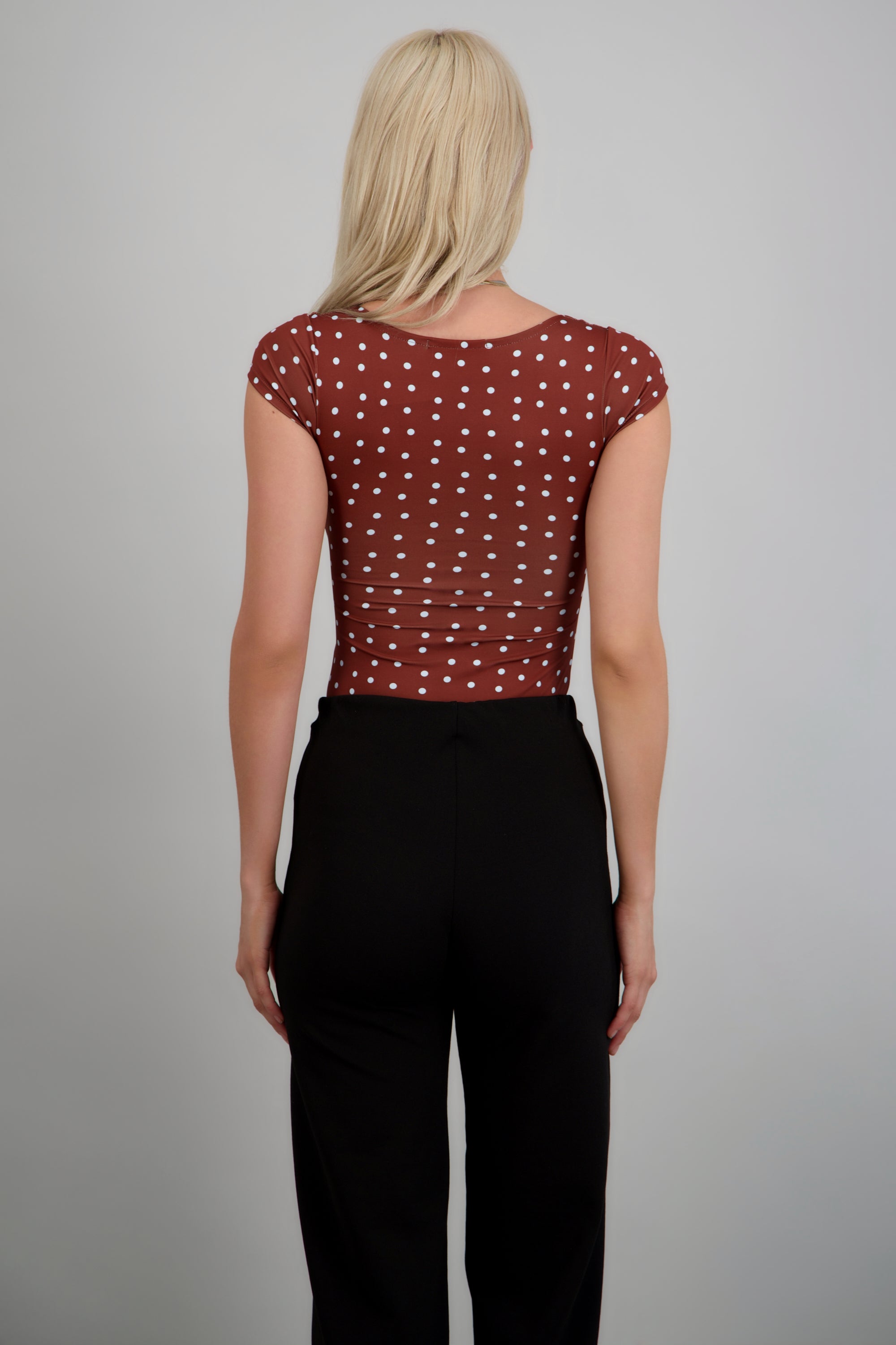 Body escote cuadrado manga corta polka dots CAFE COMBO