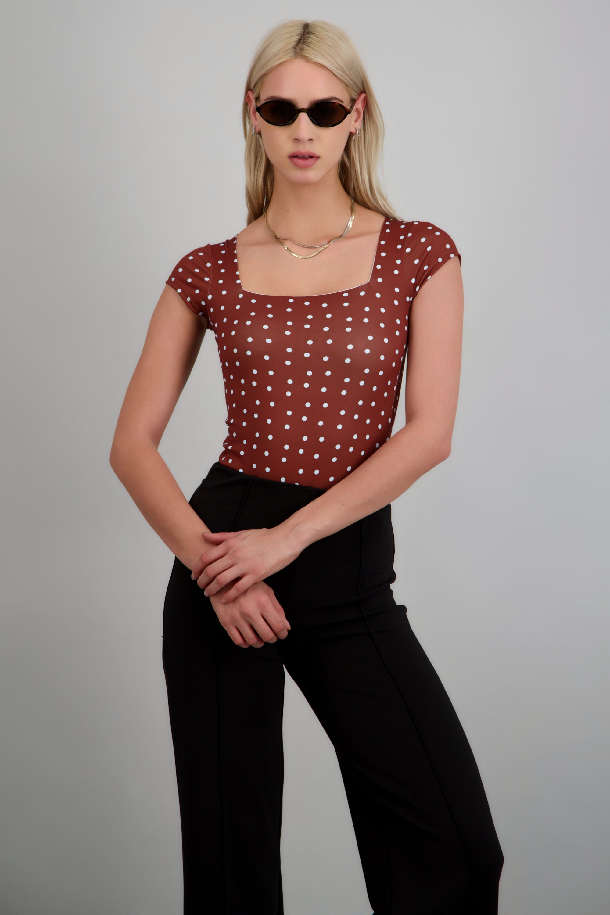 Body escote cuadrado manga corta polka dots CAFE COMBO