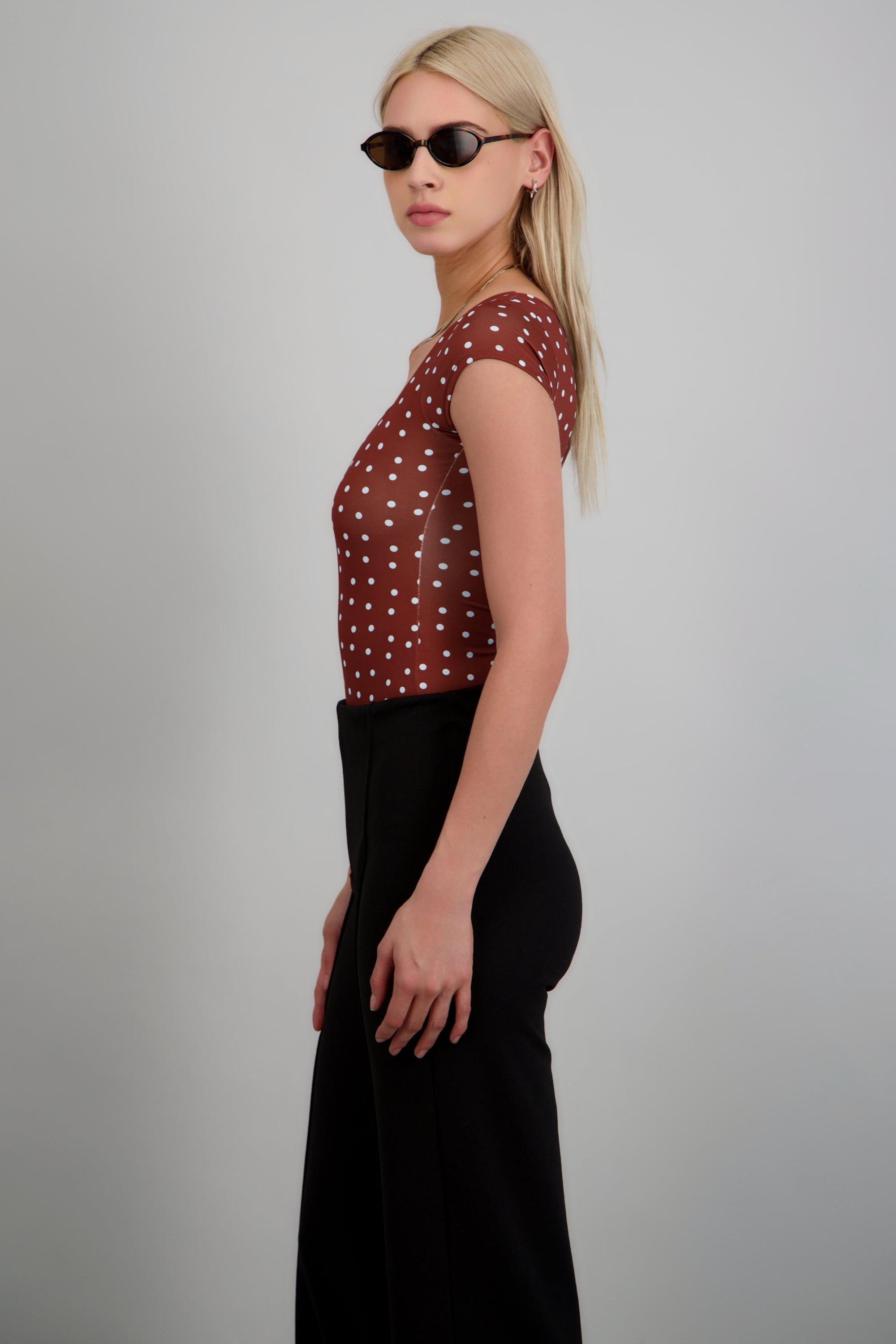 Body escote cuadrado manga corta polka dots CAFE COMBO