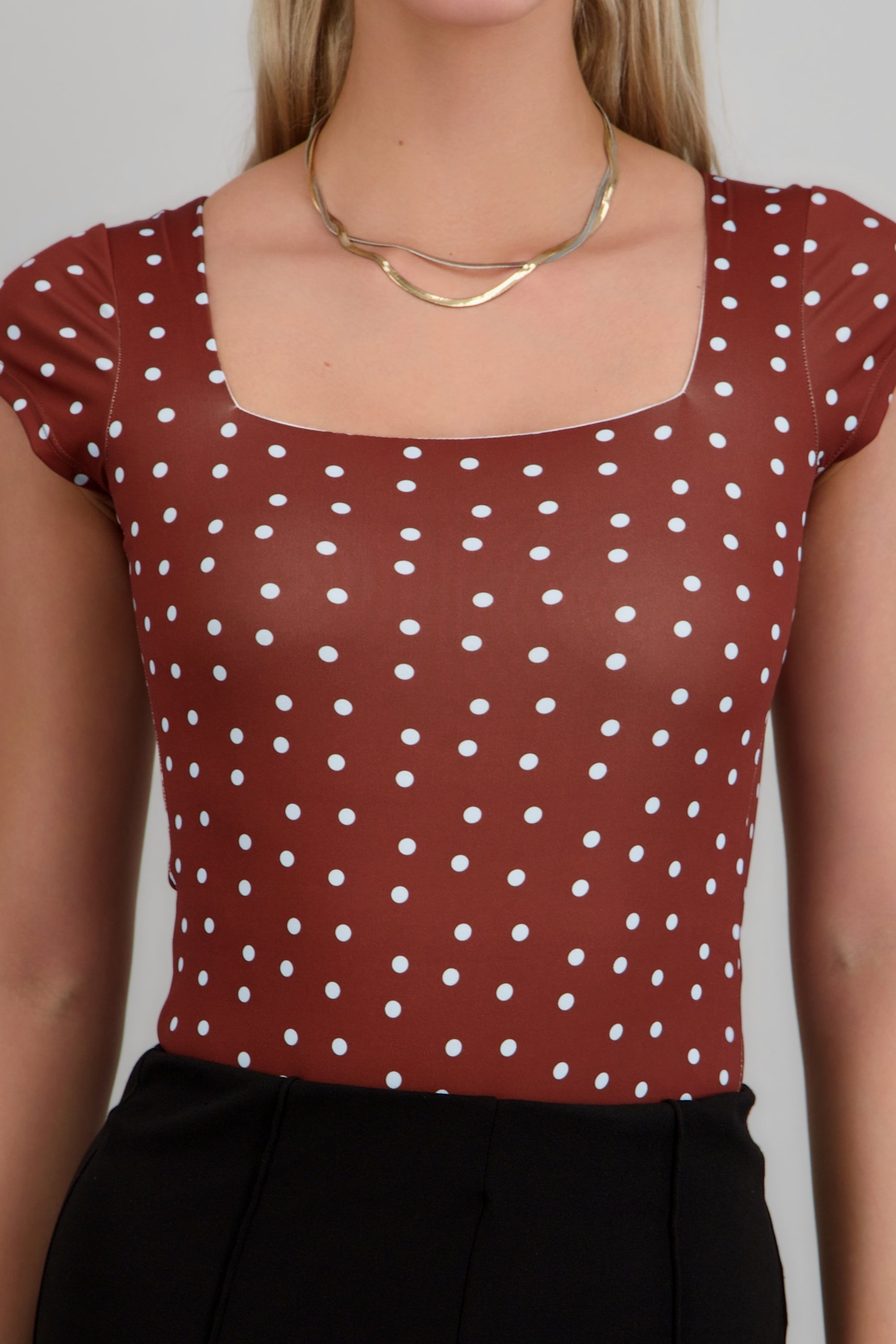 Body escote cuadrado manga corta polka dots CAFE COMBO