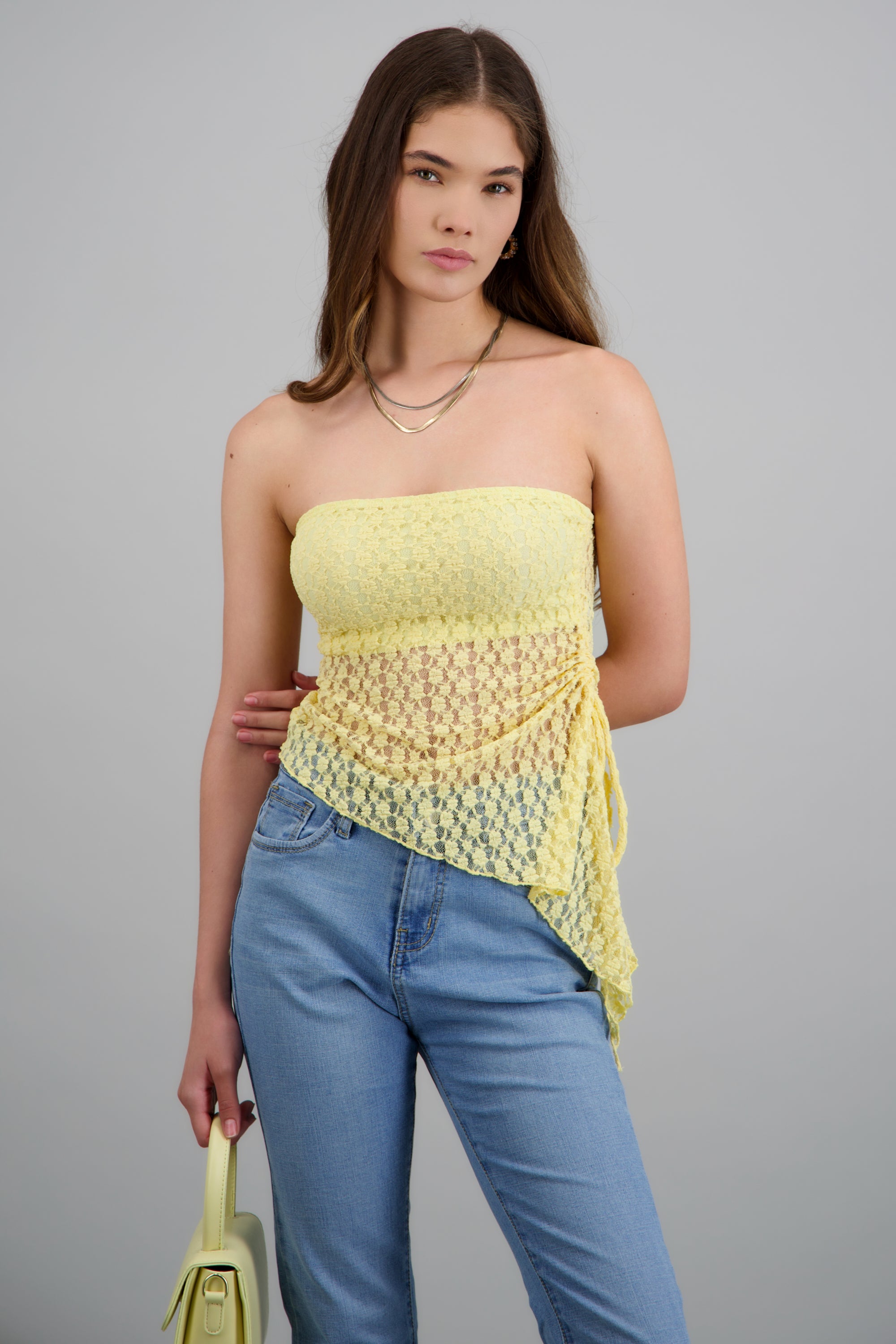 Top asimétrico textura flores AMARILLO