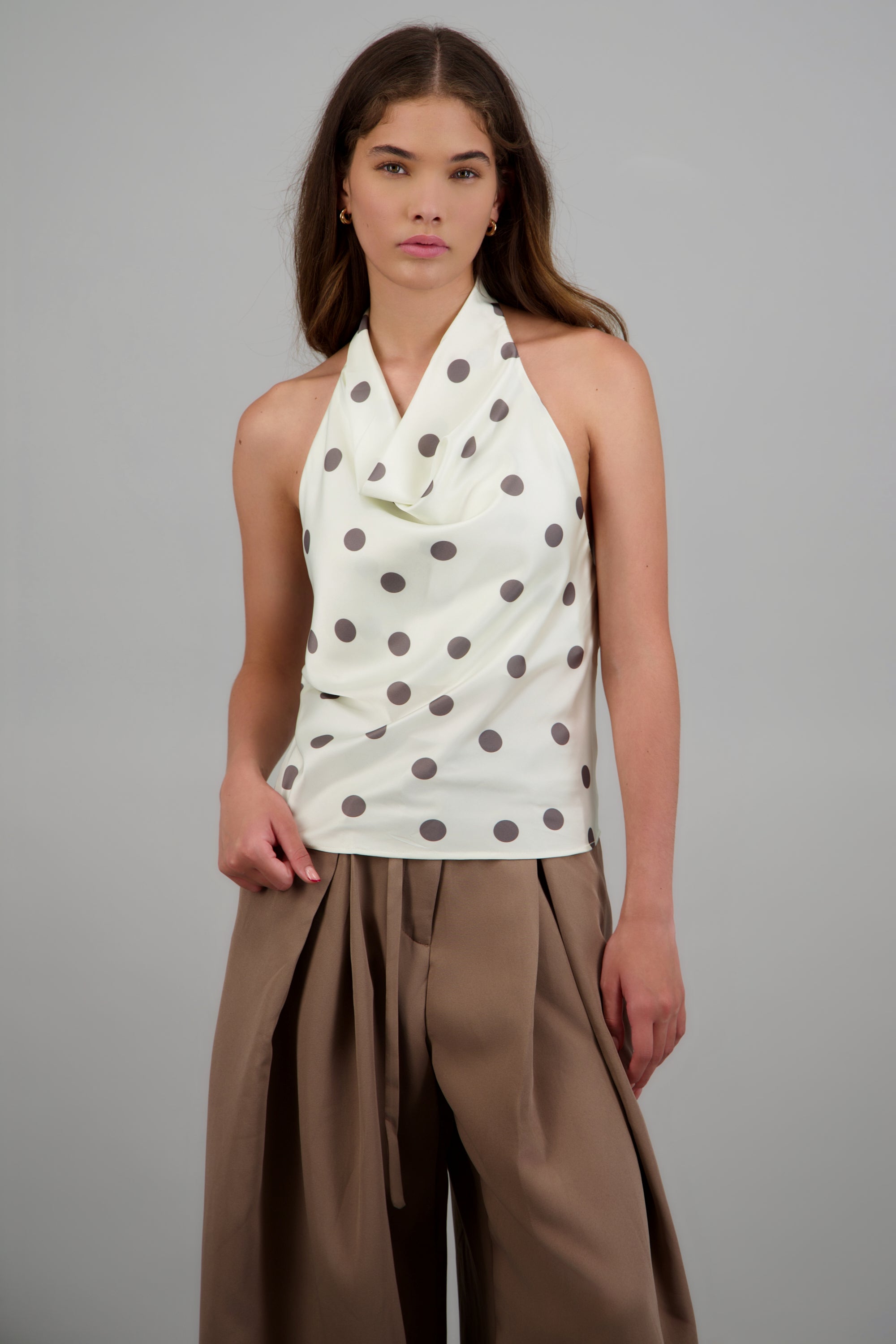 Top escote cascada estampado polka dots CREMA
