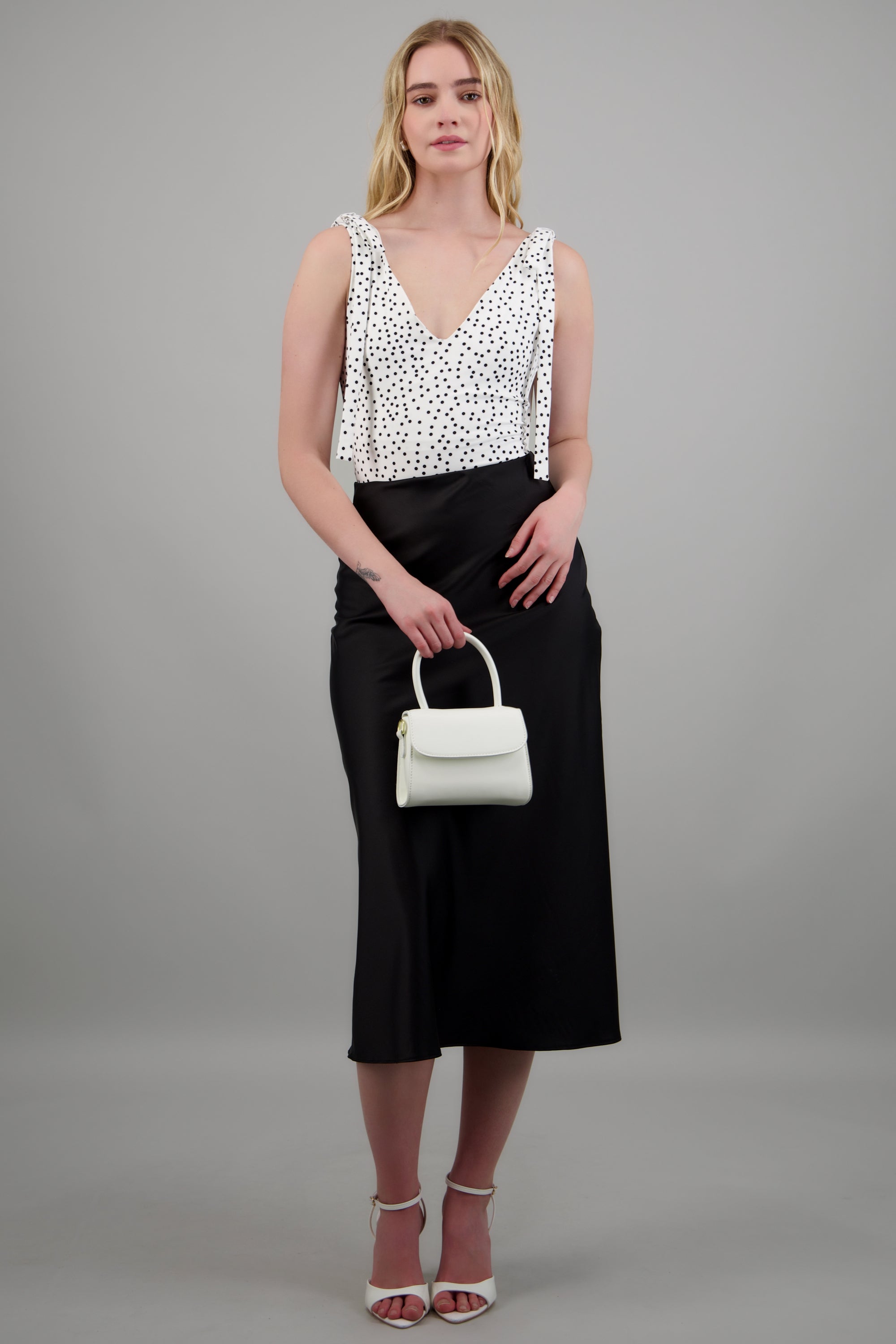 Bodysuit escote V detalle moños polka dots BLANCO COMBO