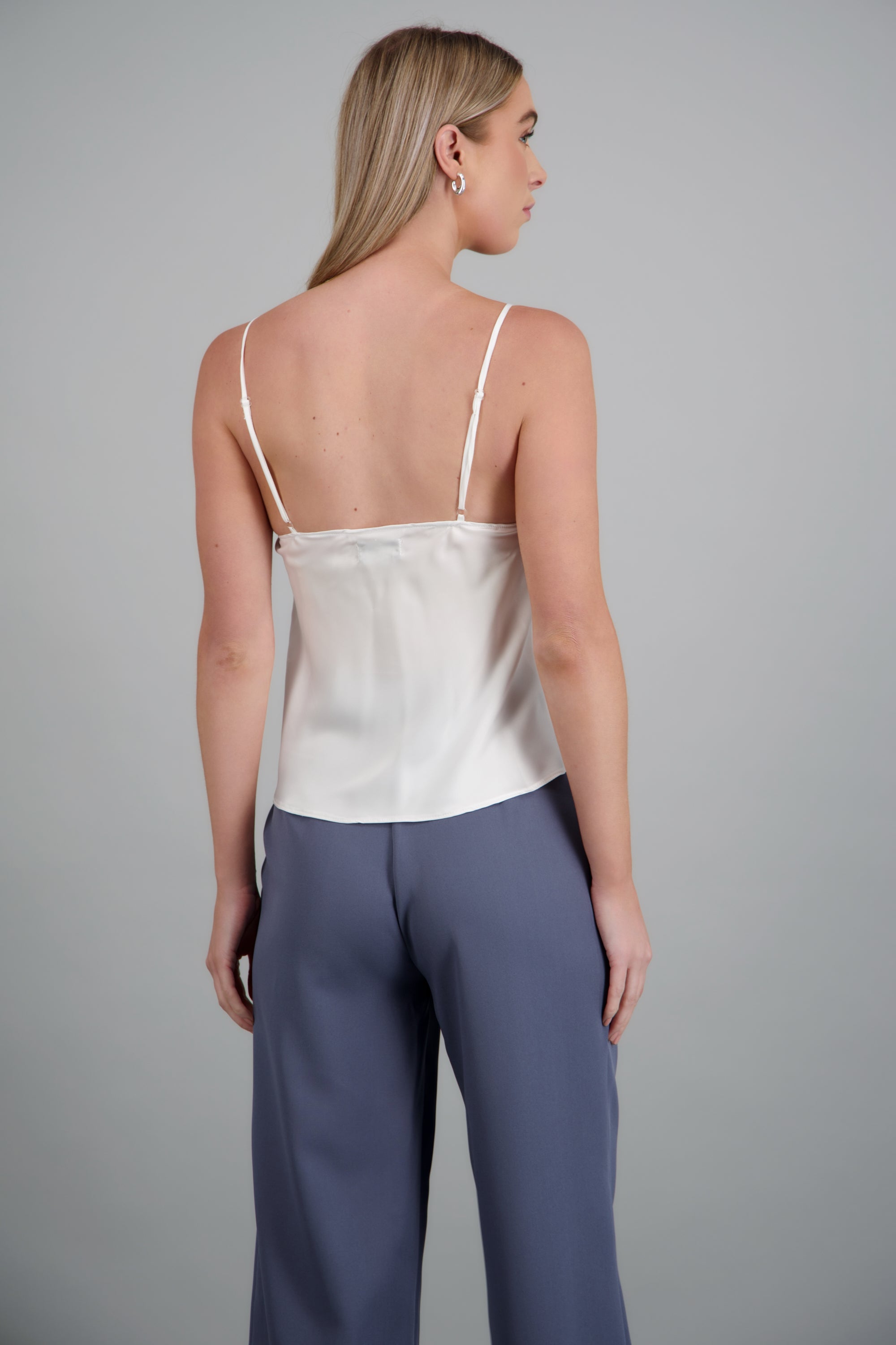 Top tirantes satinado detalle encaje HUESO