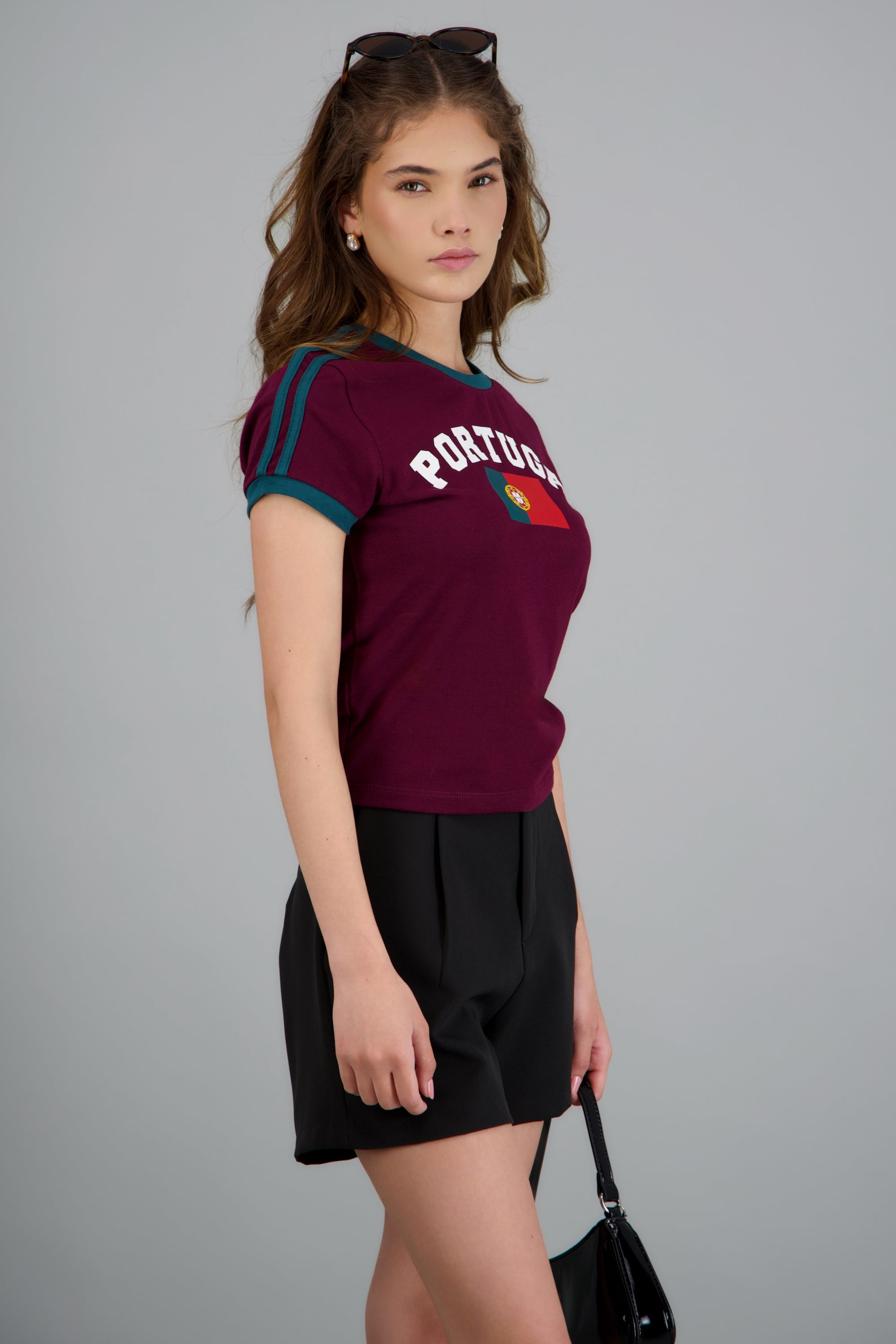 Playera corta contraste Portugal VINO COMBO
