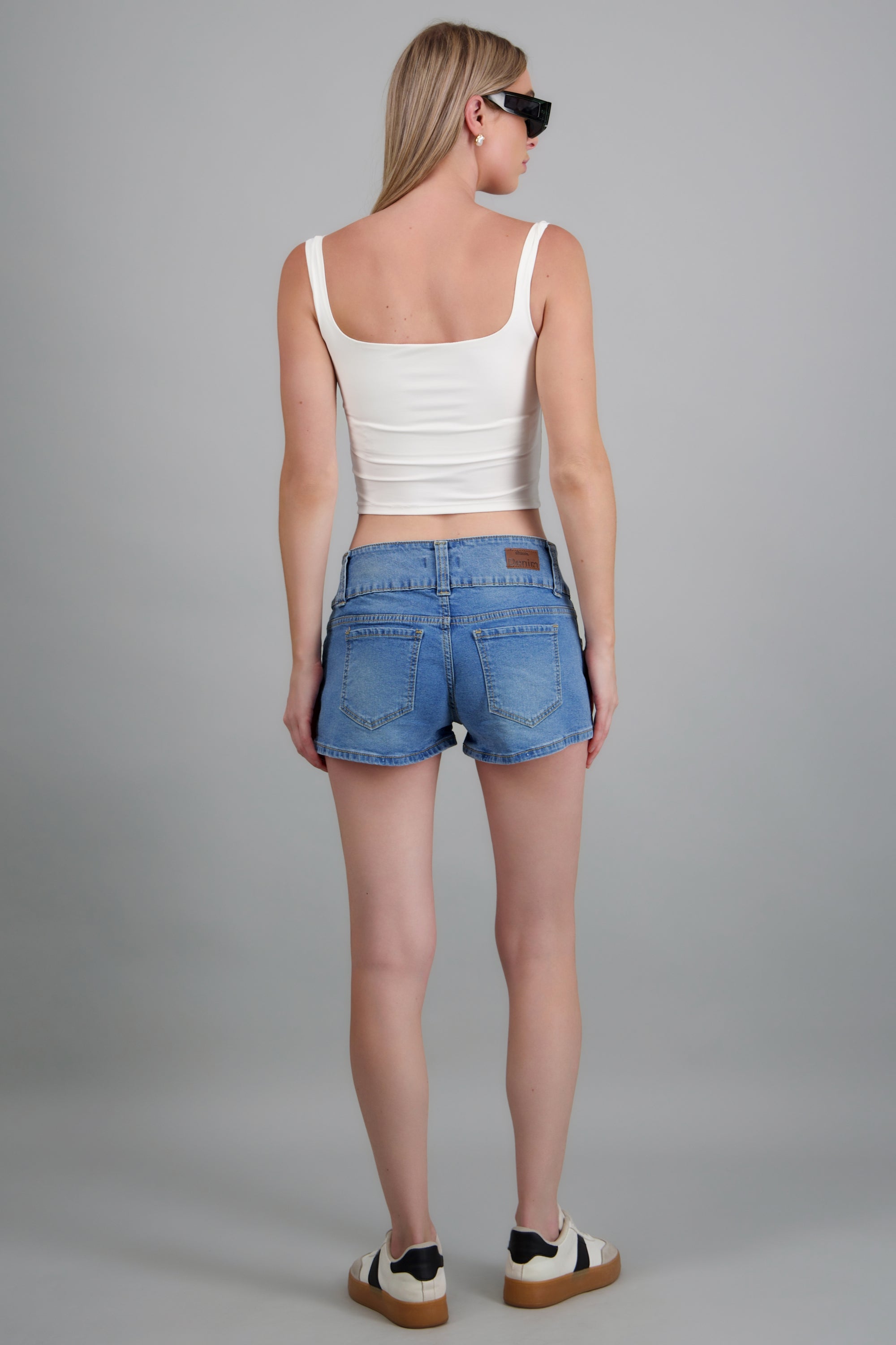 Mini short pretina ancha MEDIUM WASH