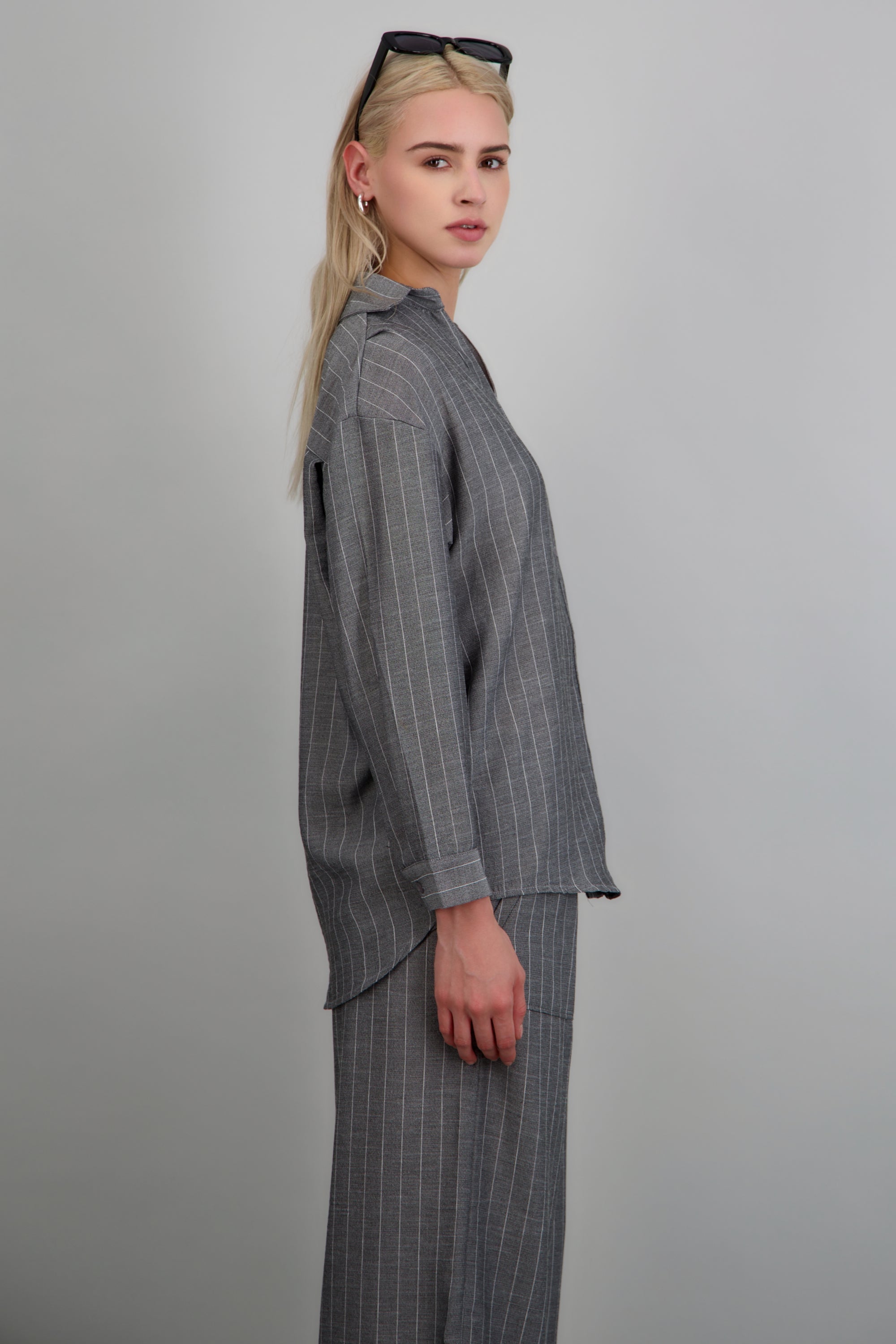 Camisa manga larga lineas over NEGRO